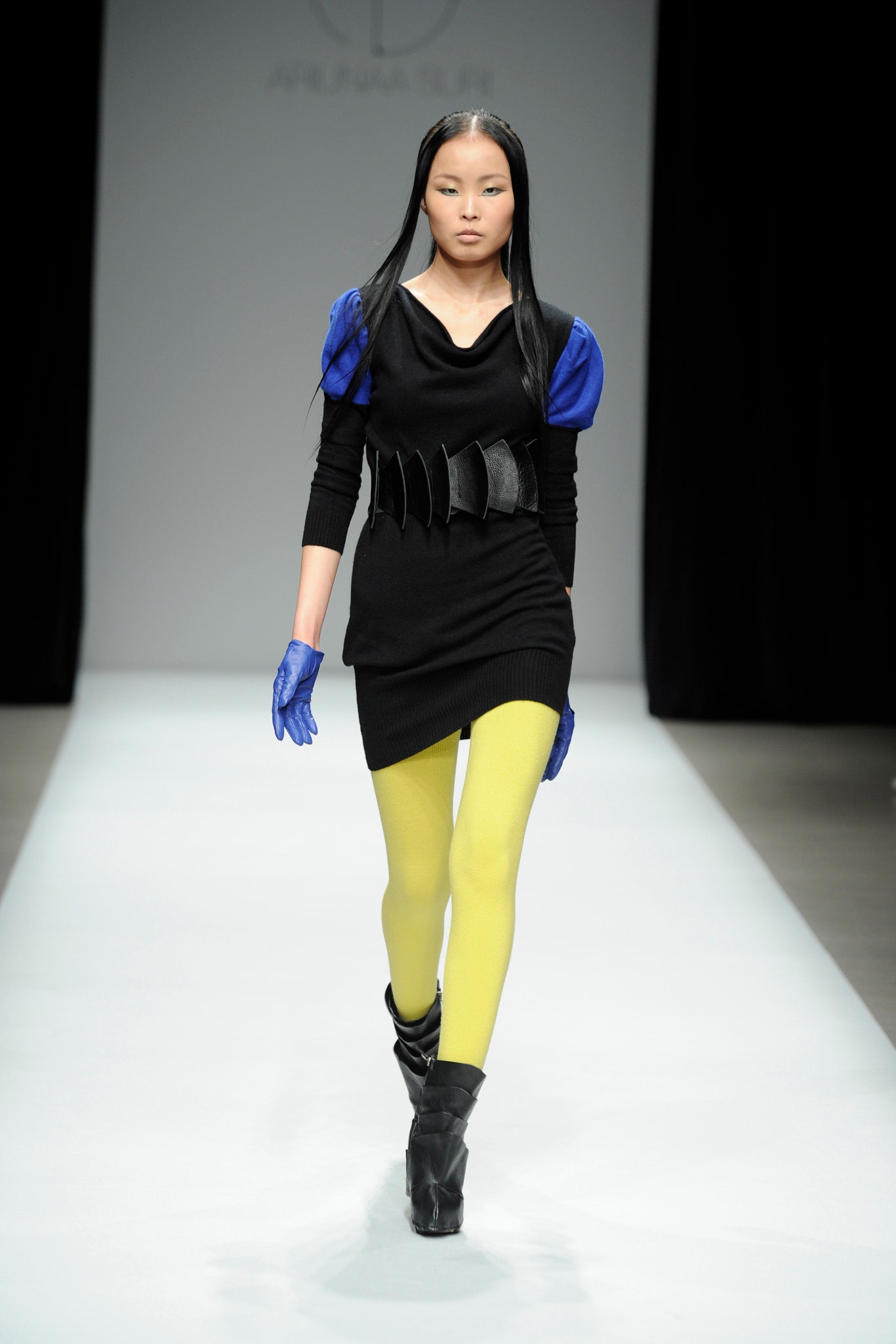 black fitted dress with yellow leggings