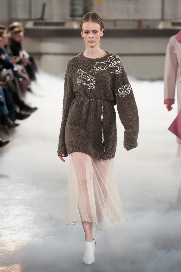 brown wool relaxed sweater and white chiffon midi skirt