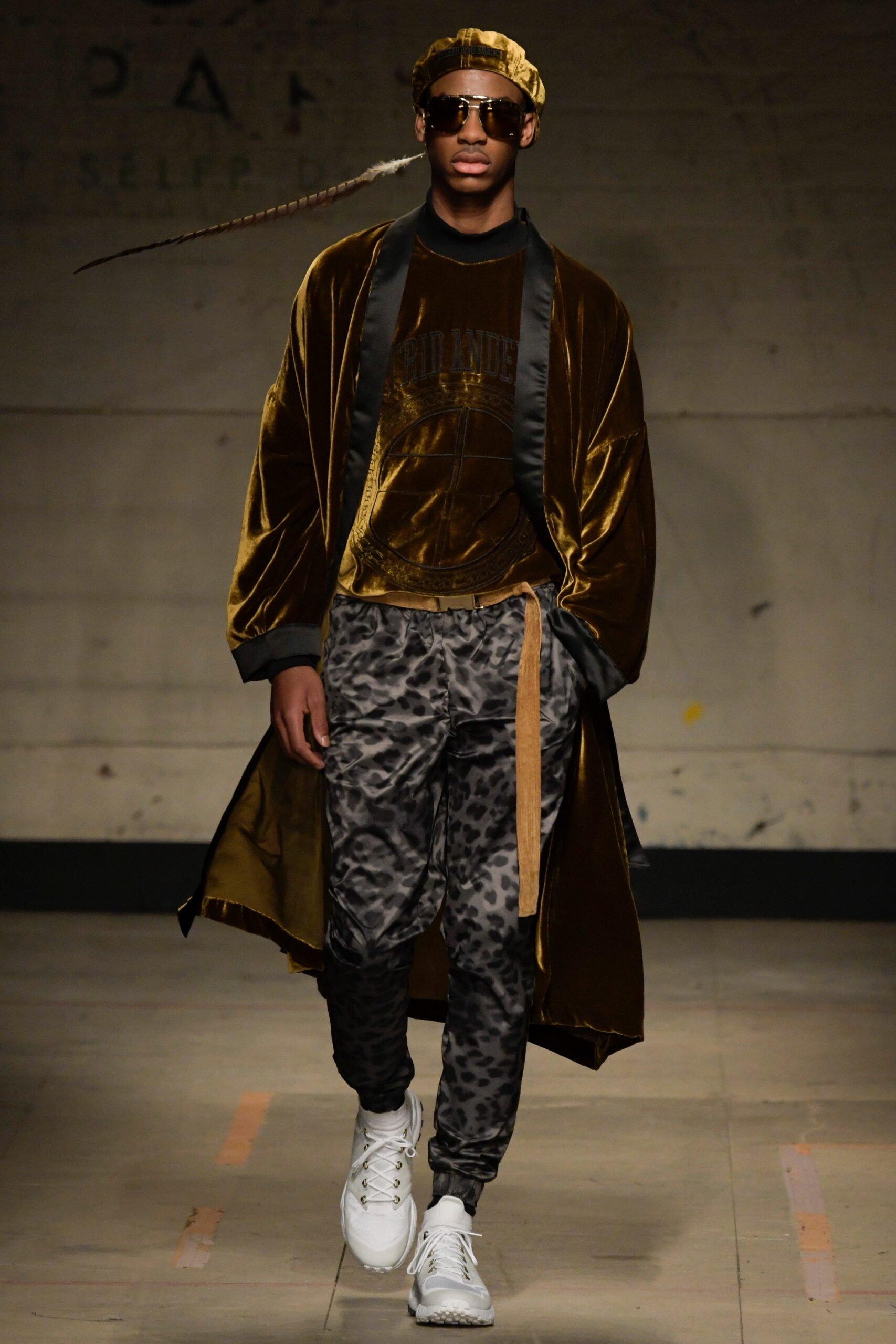 gray cotton relaxed printed pants