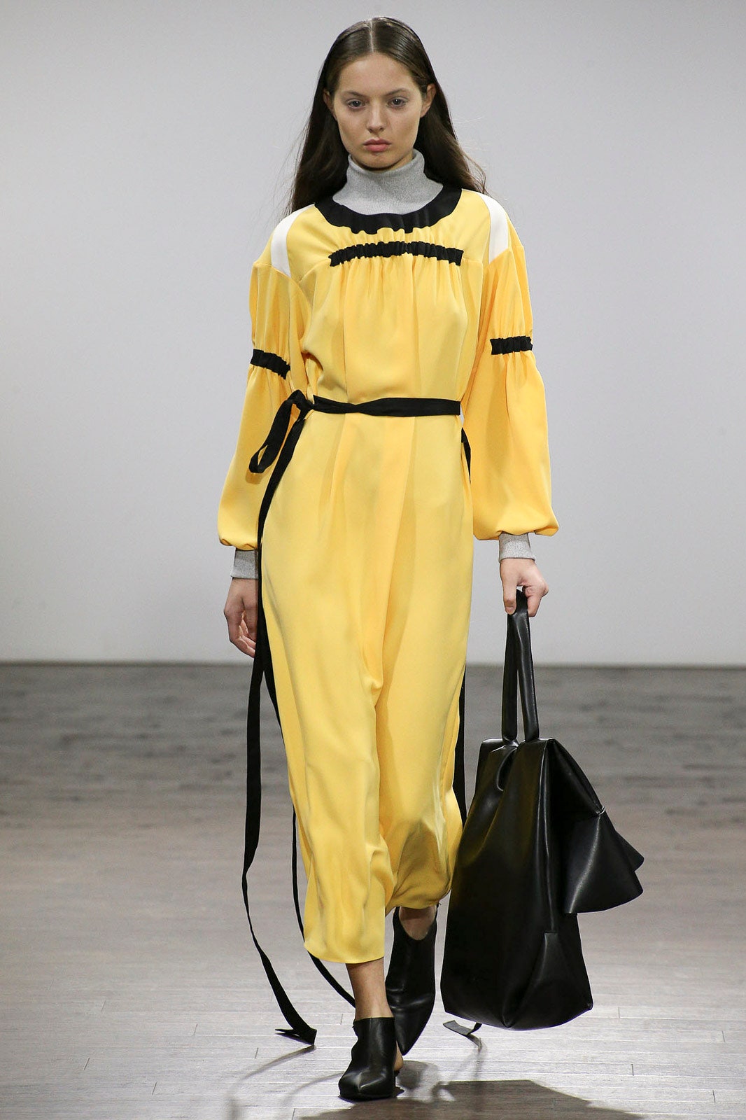 Atelier Kikala Tbilisi S/S 17 Look 98