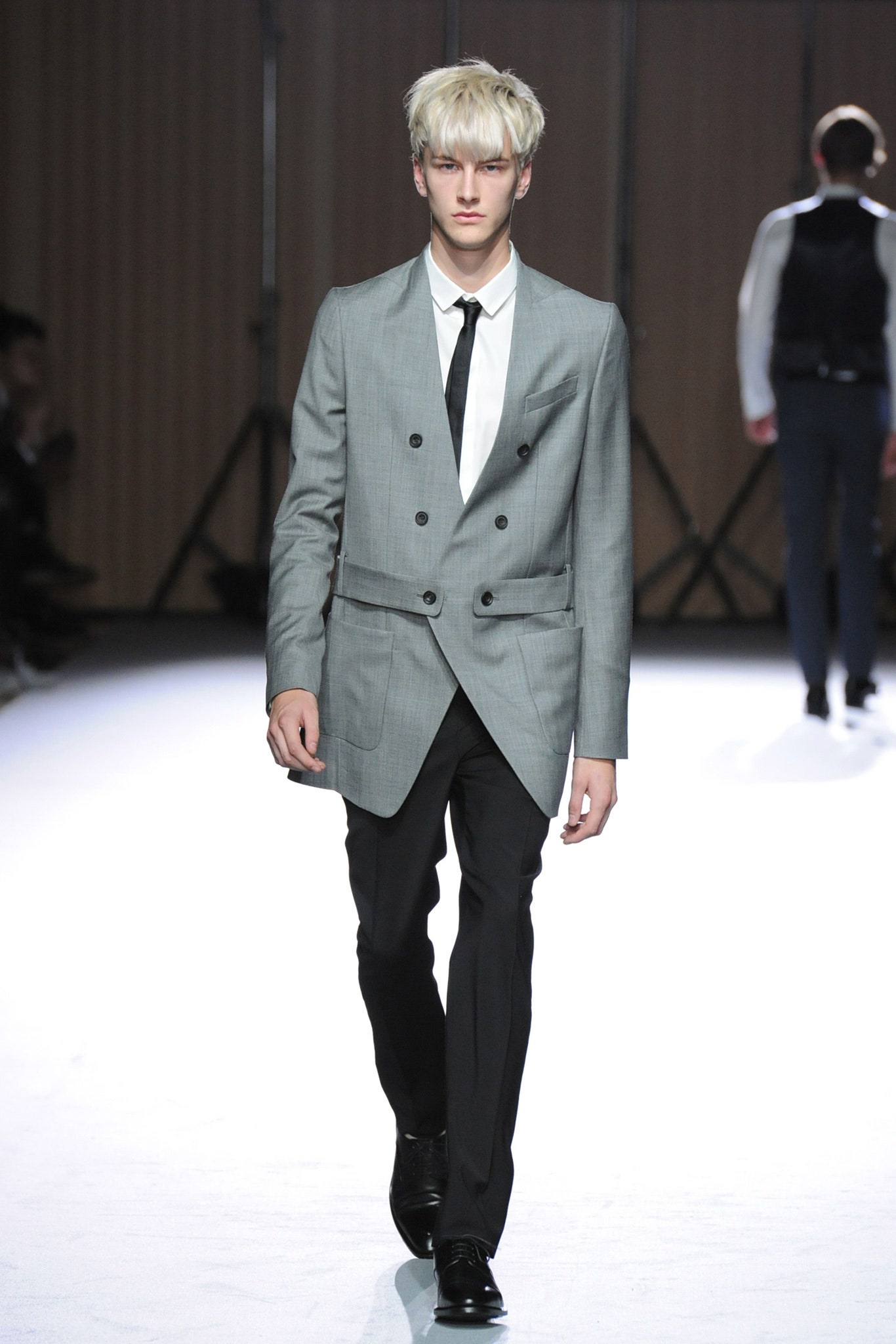 gray cotton long-sleeve collared tailored buttoned blazer