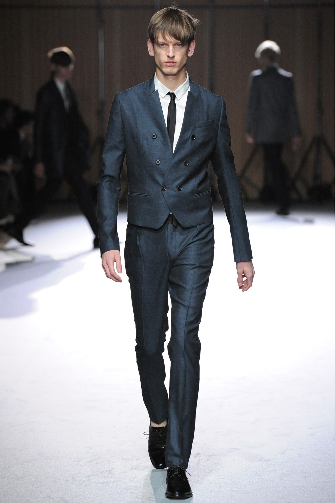 blue silk long-sleeve collared tailored buttoned suit