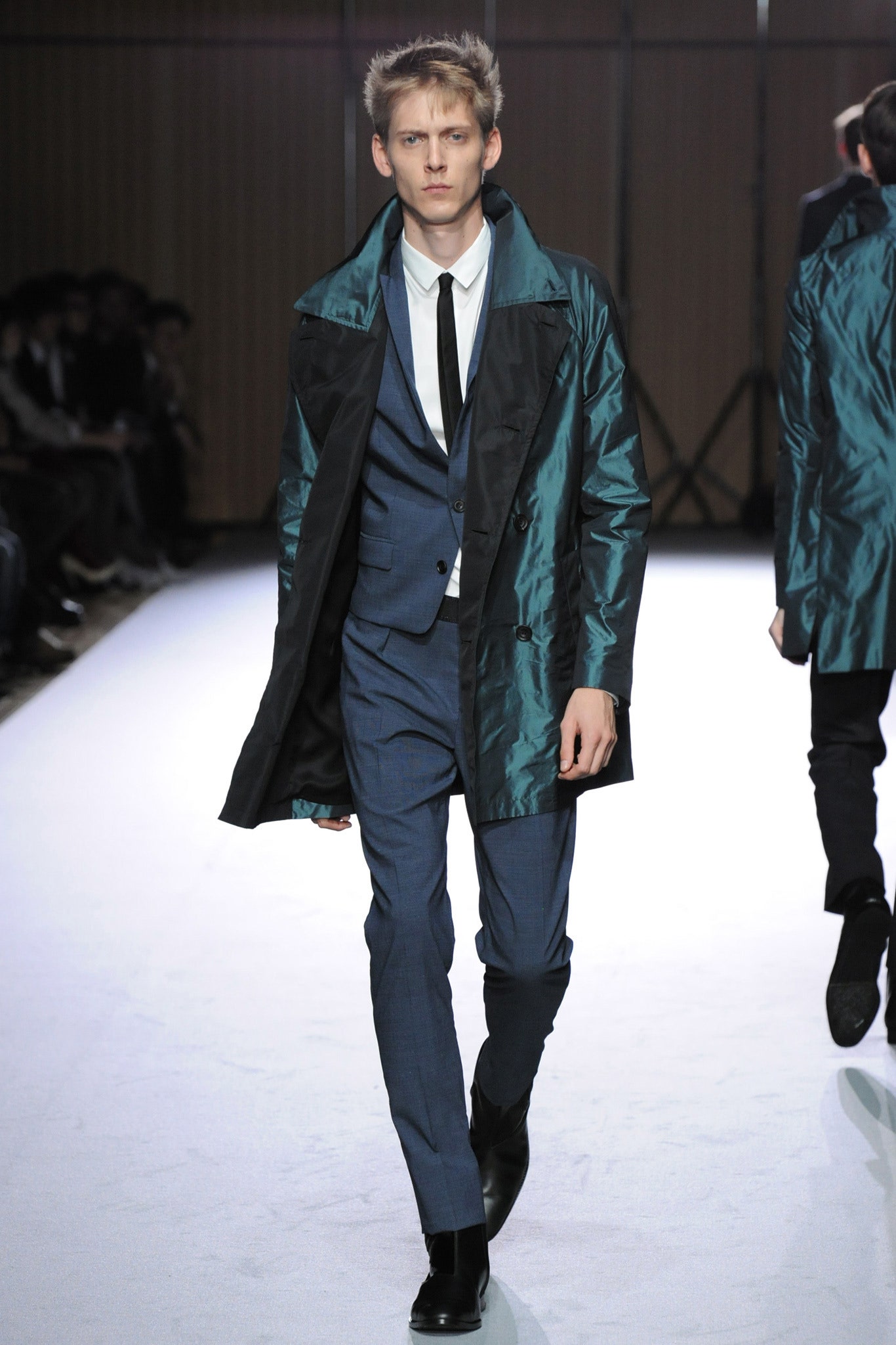 black silk long-sleeve collared tailored zippered shiny coat