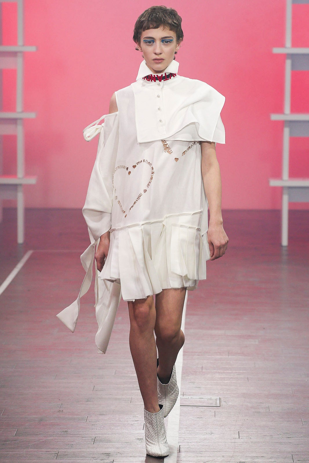 white fitted sleeveless dress