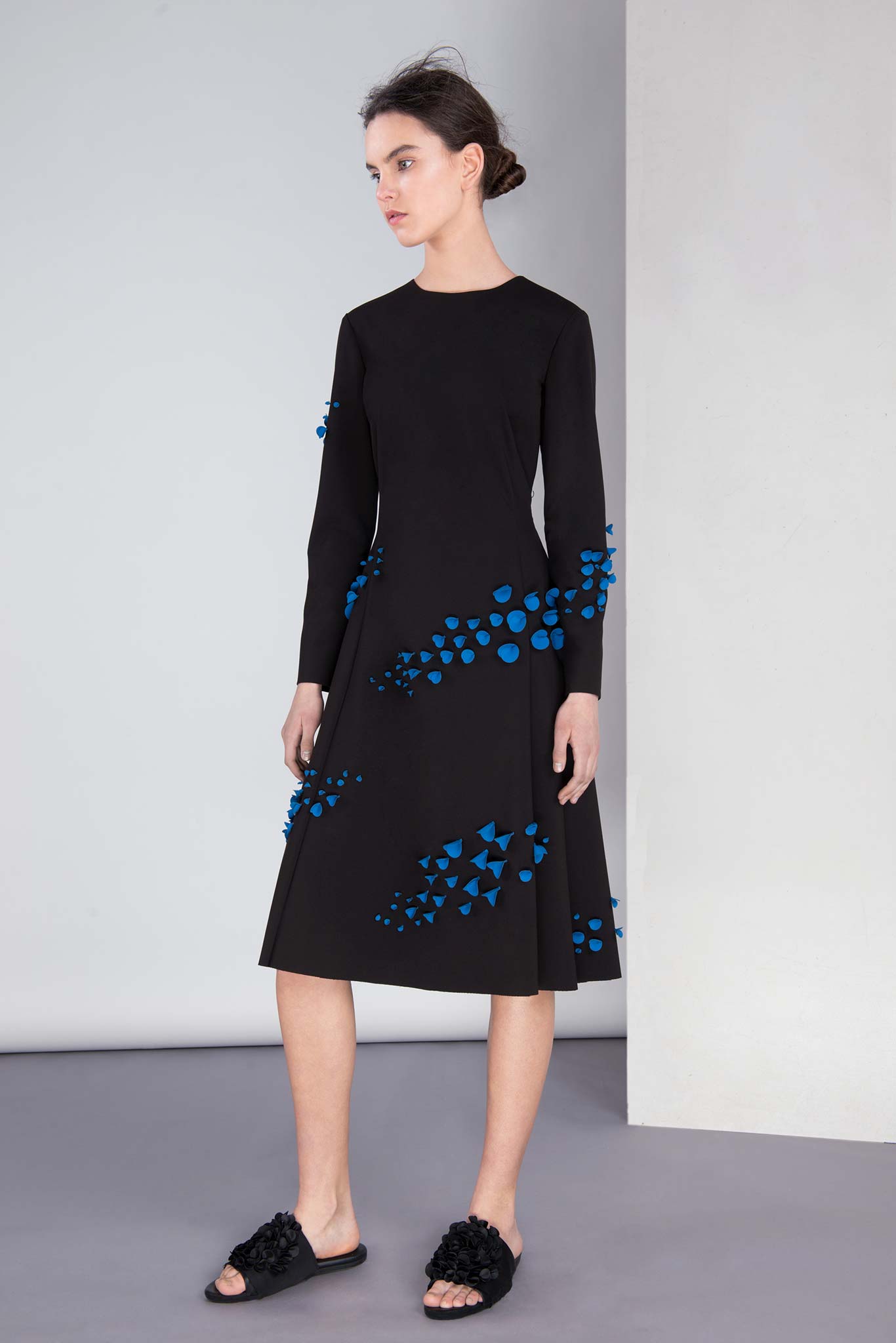 black fitted midi dress with blue print
