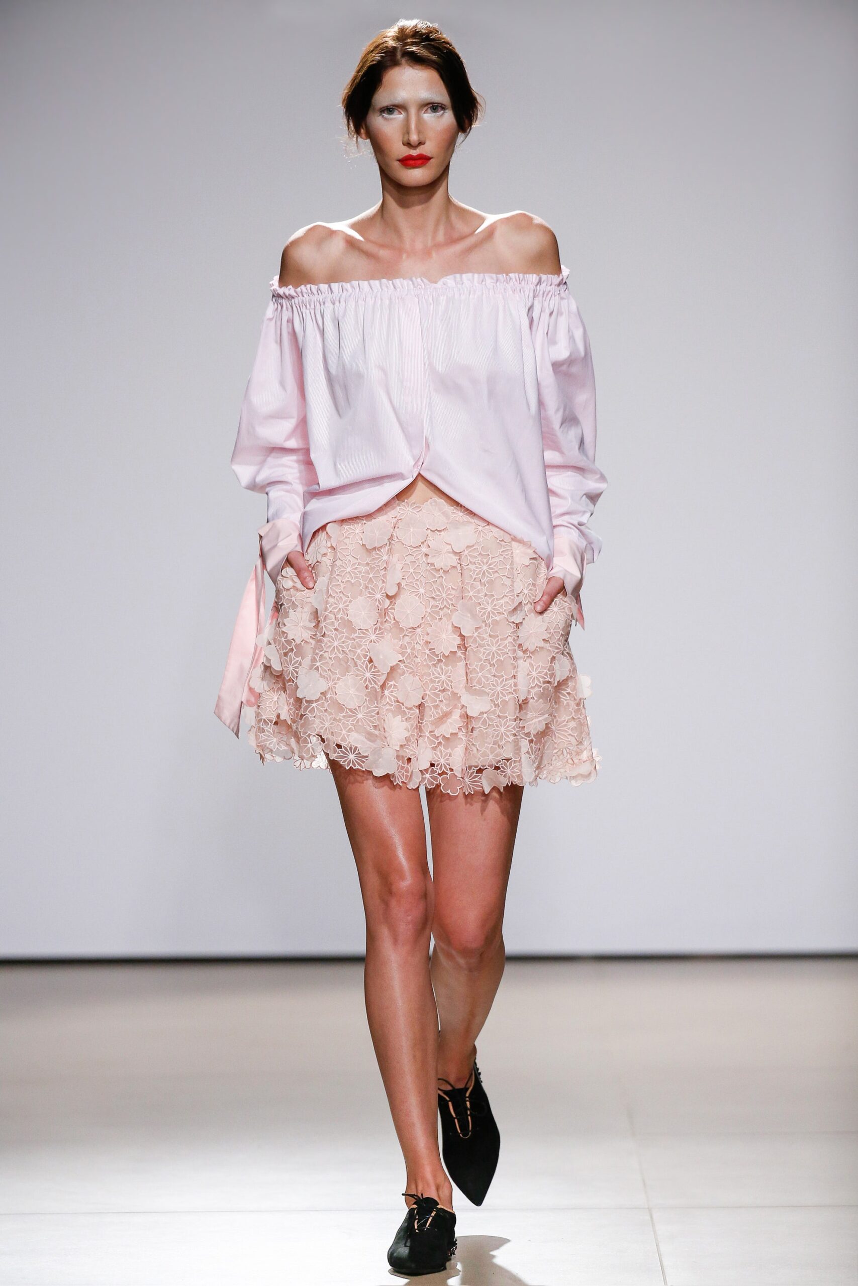pink cotton off-shoulder long-sleeve relaxed buttoned blouse