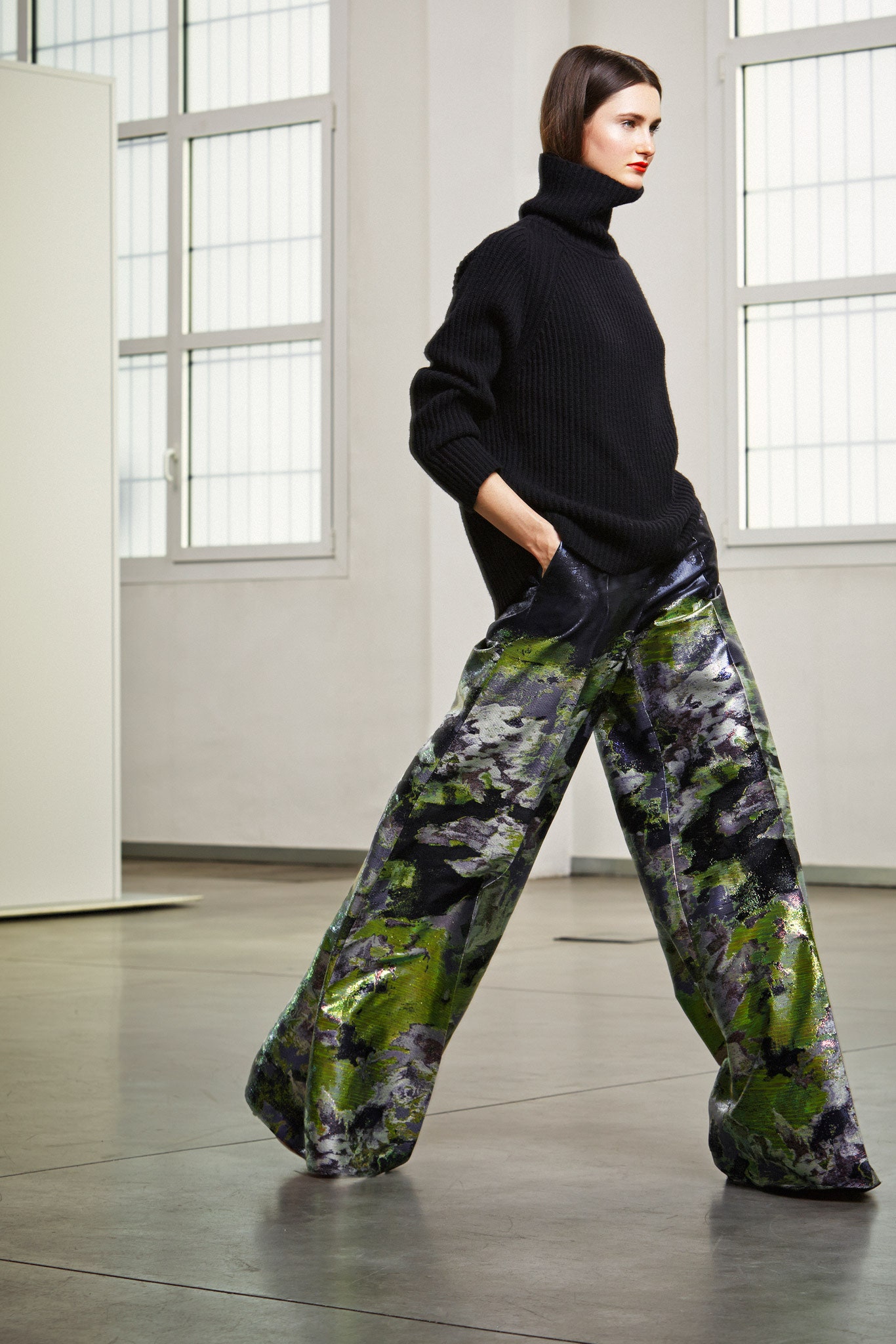 green silk fitted wide-leg shiny pants