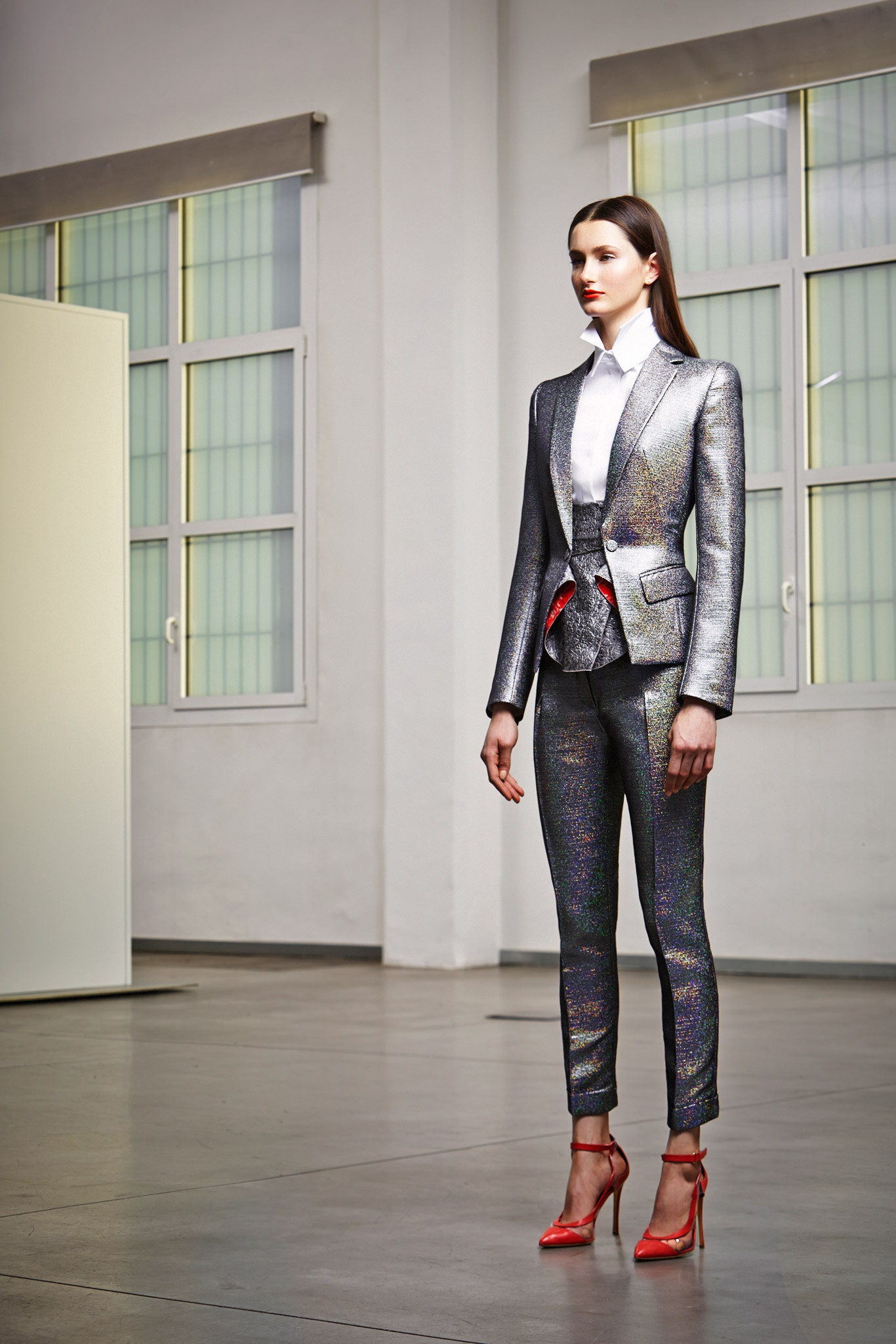 gray metallic long-sleeve collared tailored buttoned shiny suit