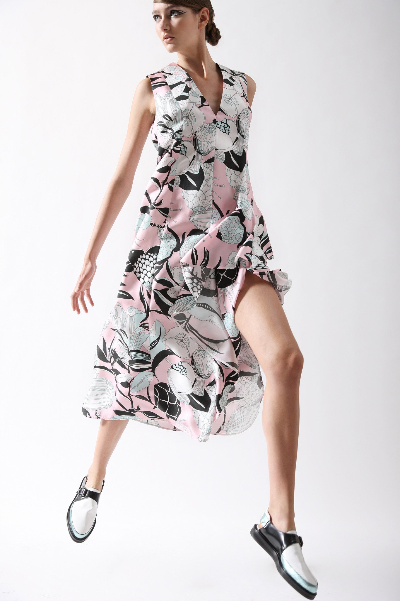 pink printed midi dress with shoes