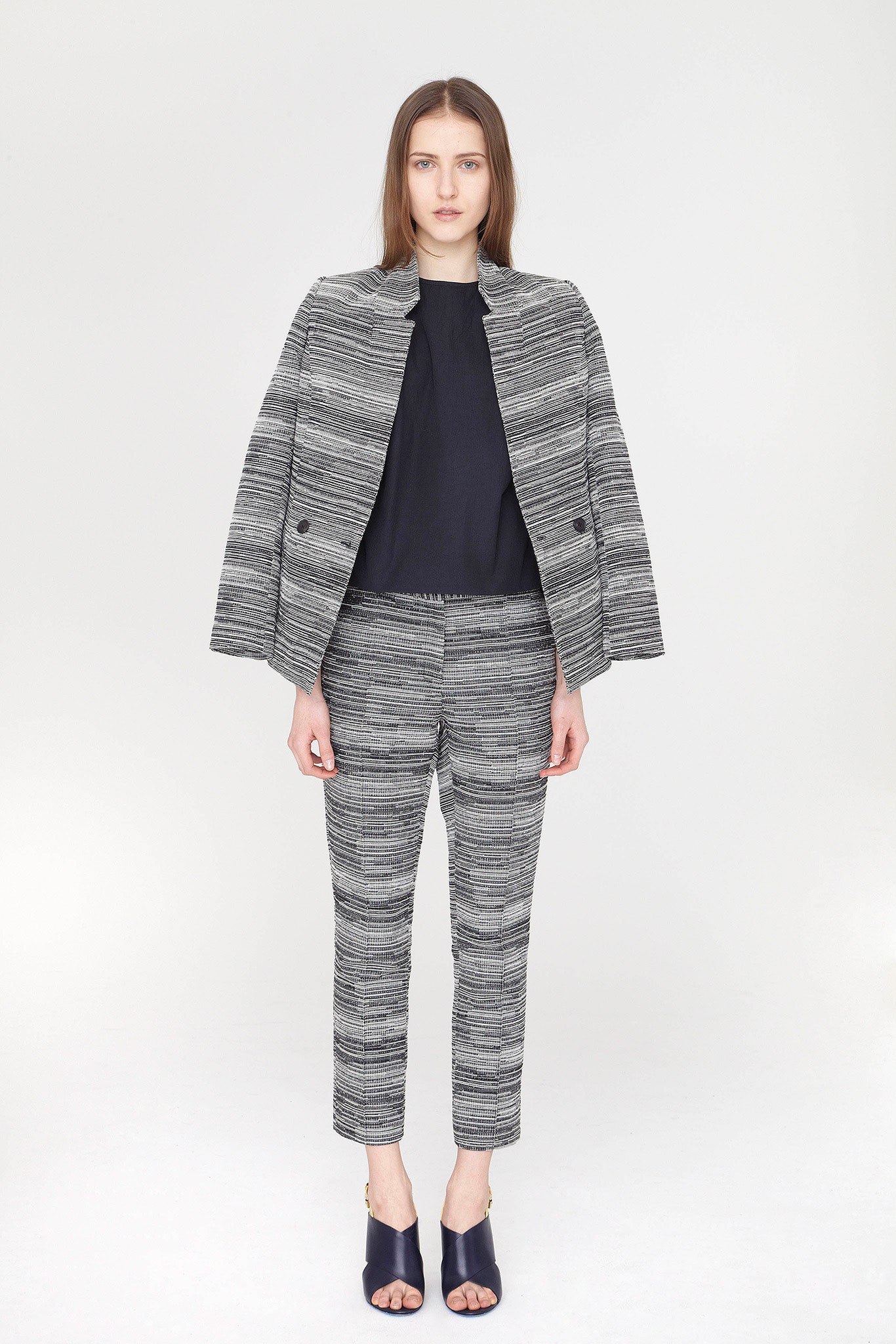 gray cotton long-sleeve collared structured buttoned jacket