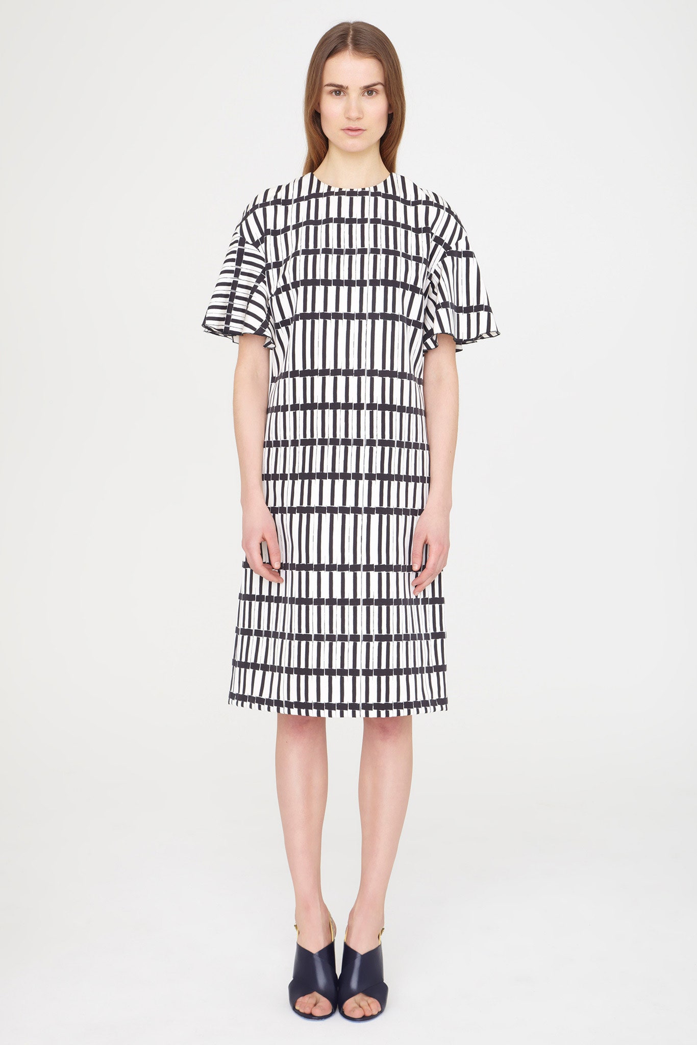 white cotton short-sleeve collared fitted checked midi dress