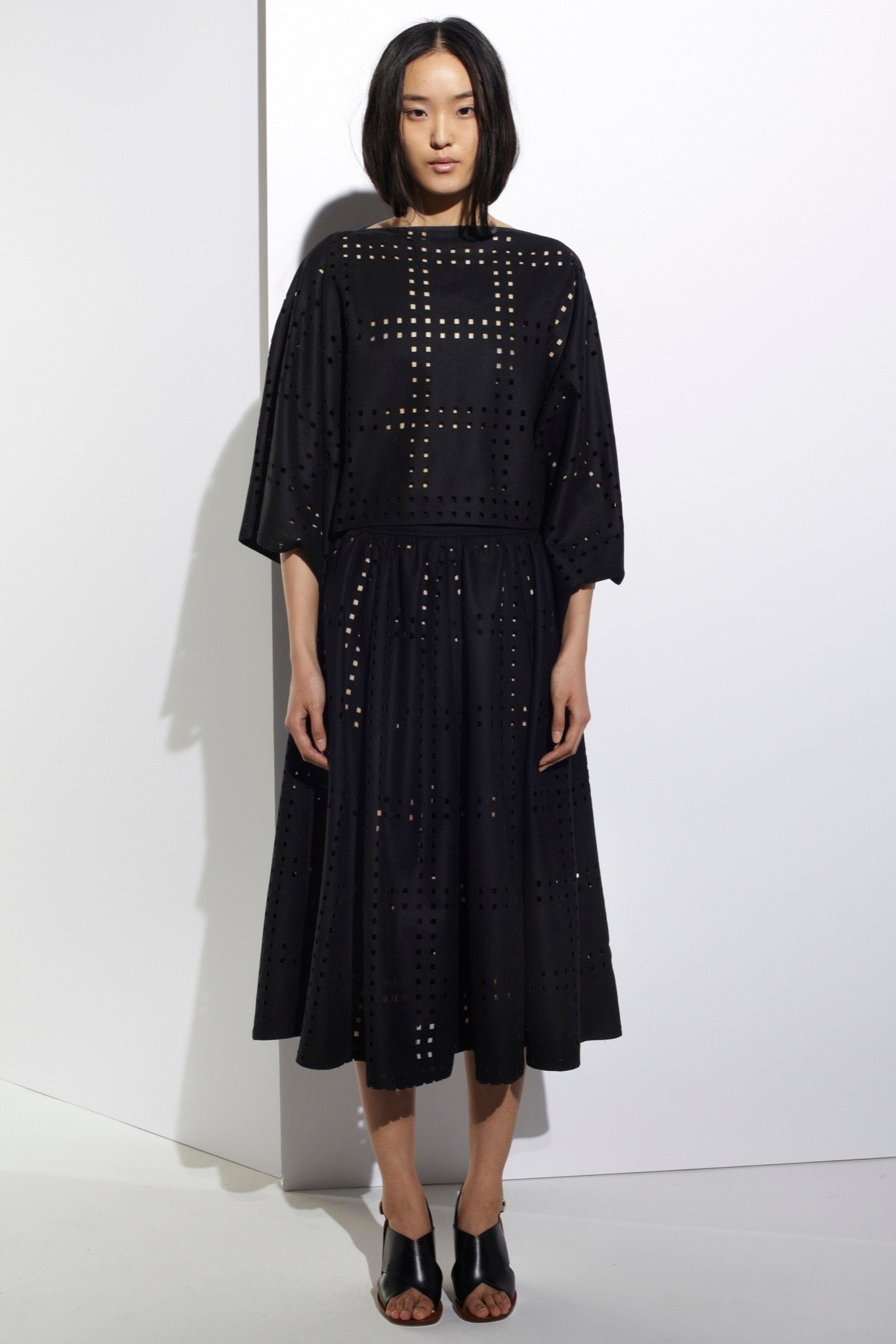 black relaxed midi dress