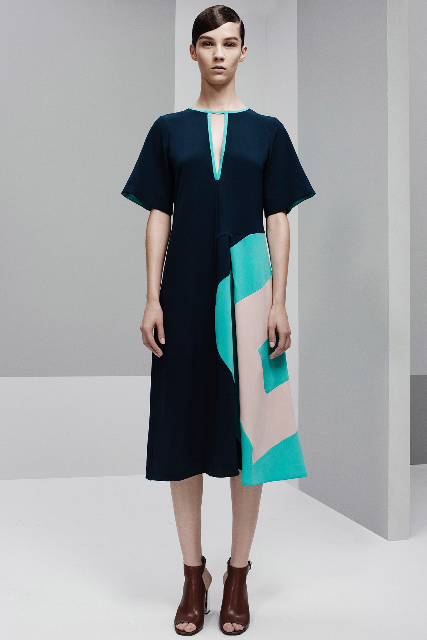 color-blocked midi dress with shoes