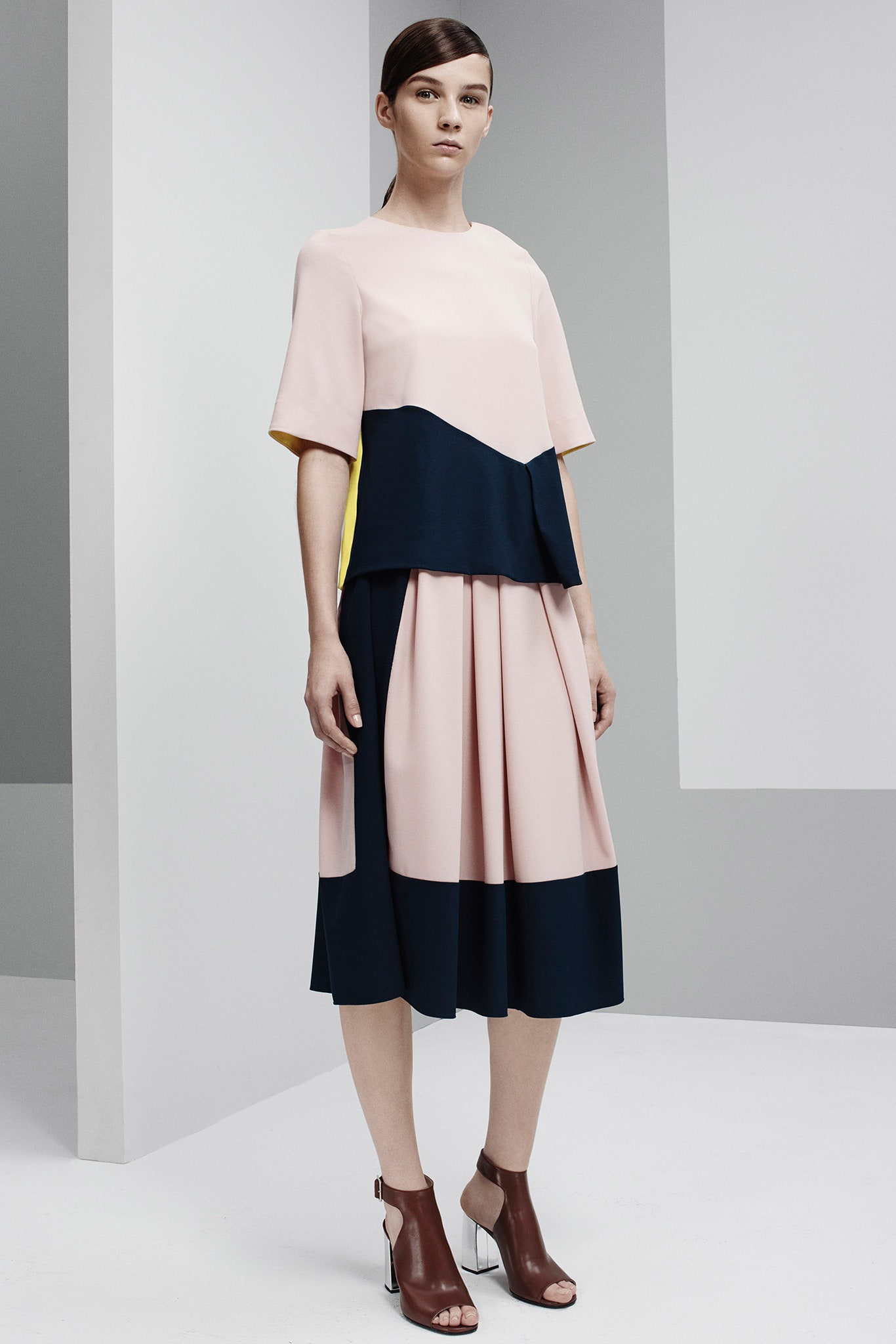 color-blocked midi dress with shoes