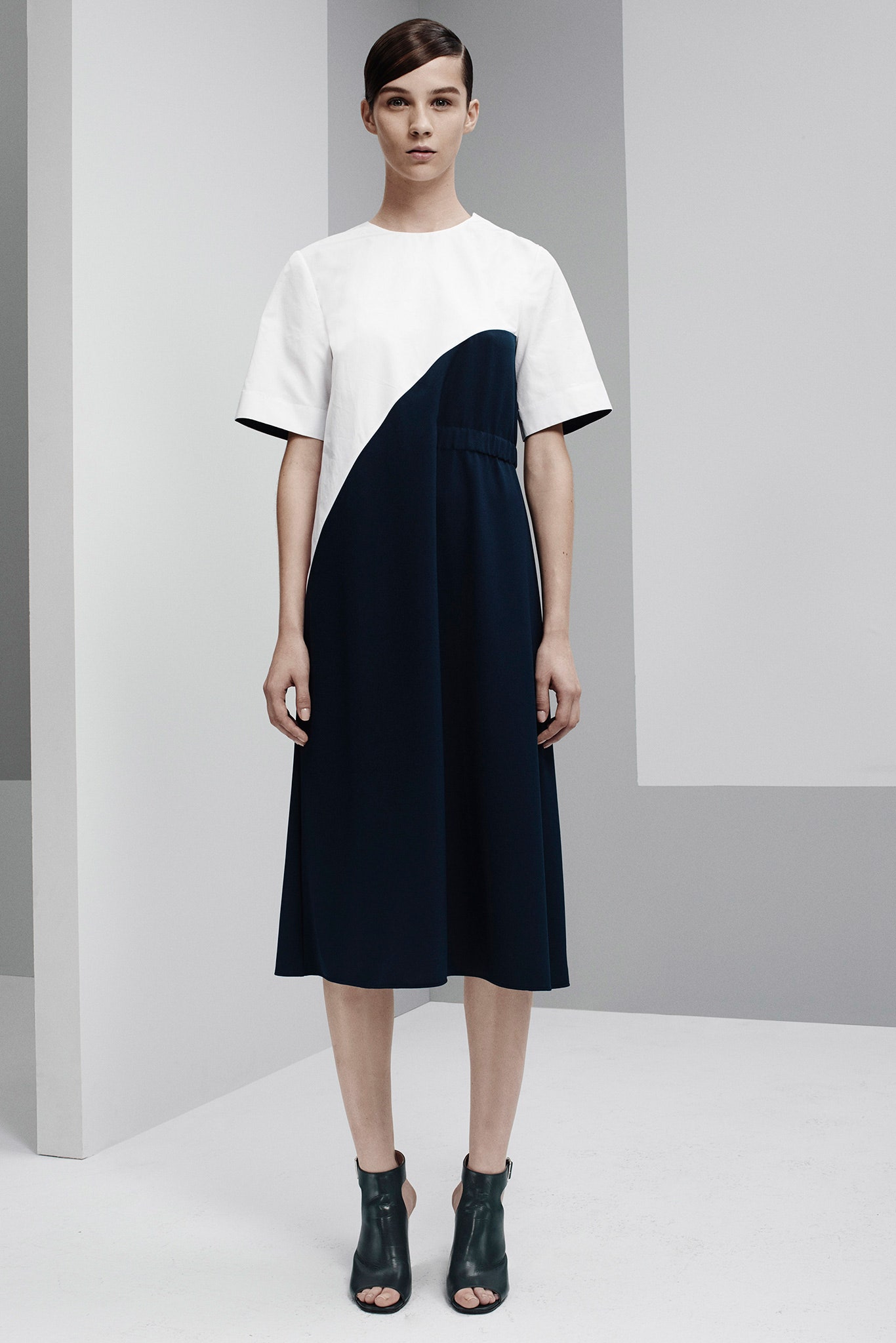 color-blocked midi dress with open-toe shoes