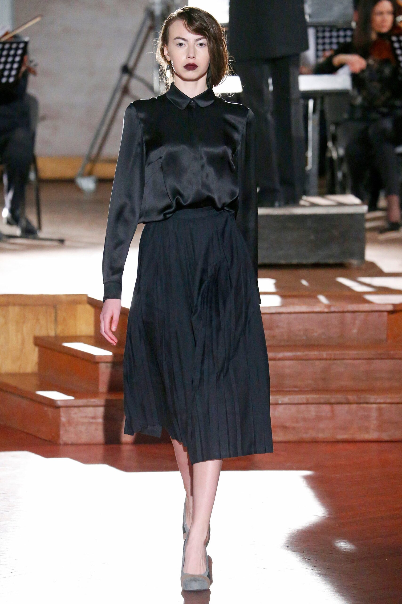 black silk long-sleeve collared fitted pleated blouse