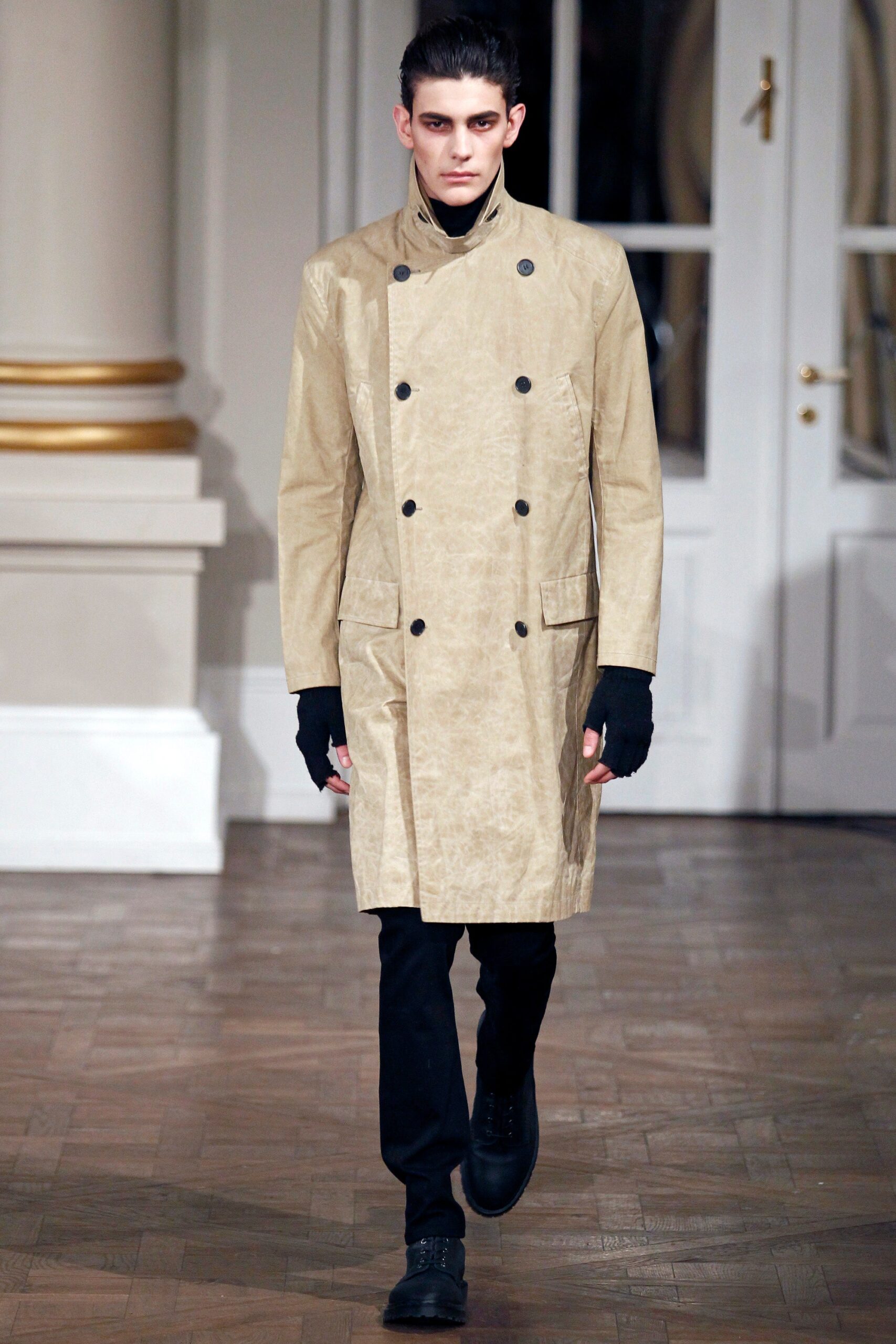 beige cotton long-sleeve double-breasted fitted buttoned coat