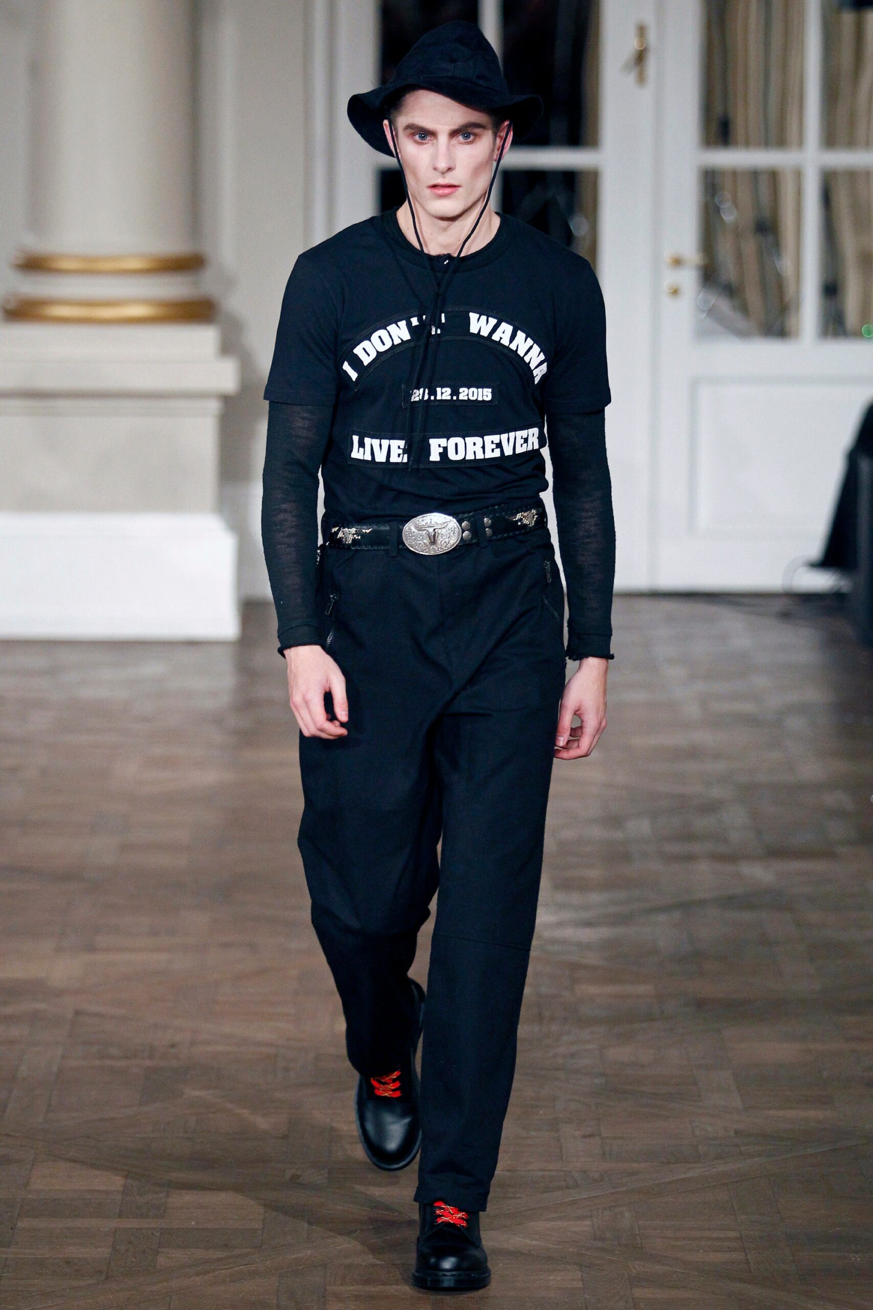black fitted t-shirt and relaxed pants