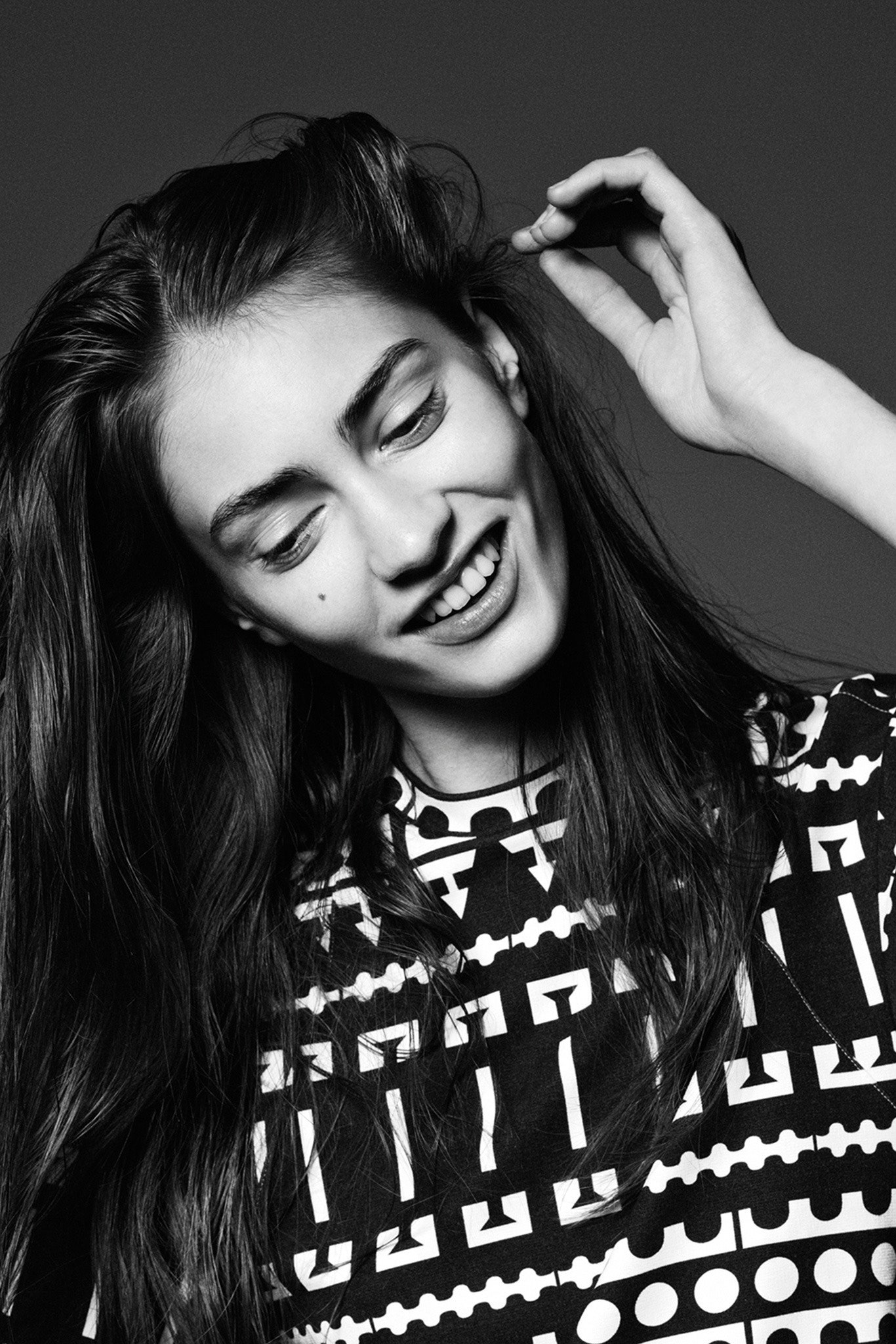 black and white printed top