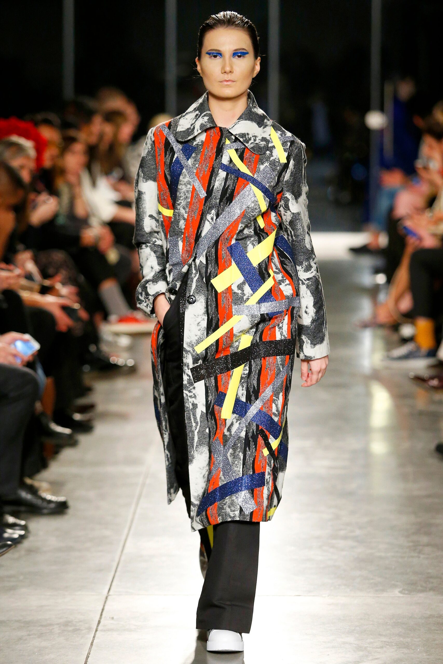 color-blocked fitted coat with slim pants