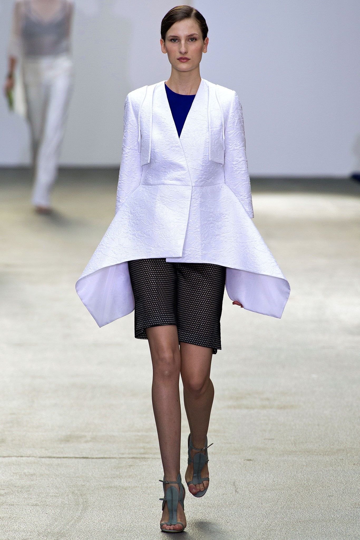 white cotton long-sleeve collared structured jacket