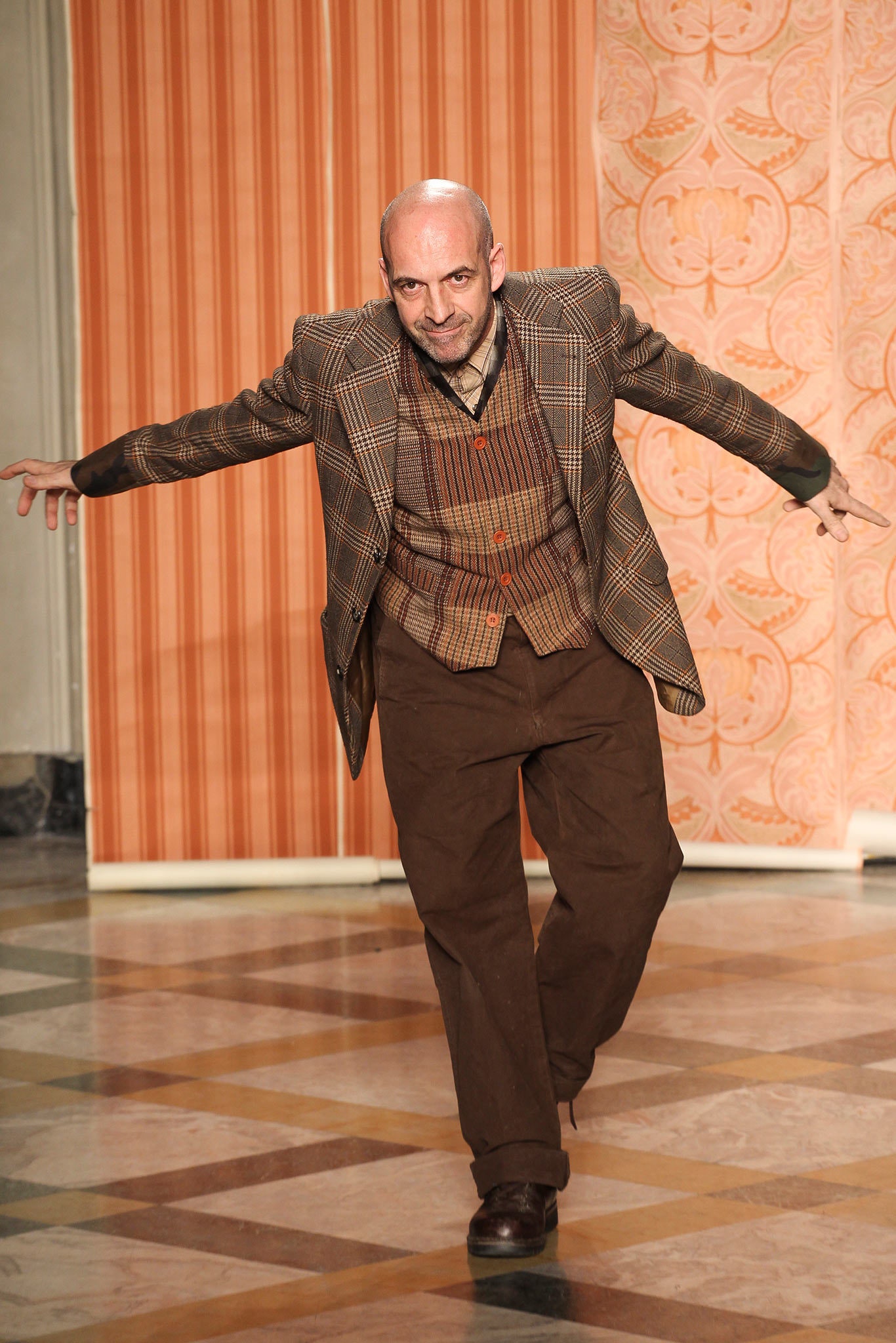 brown wool sleeveless fitted buttoned vest