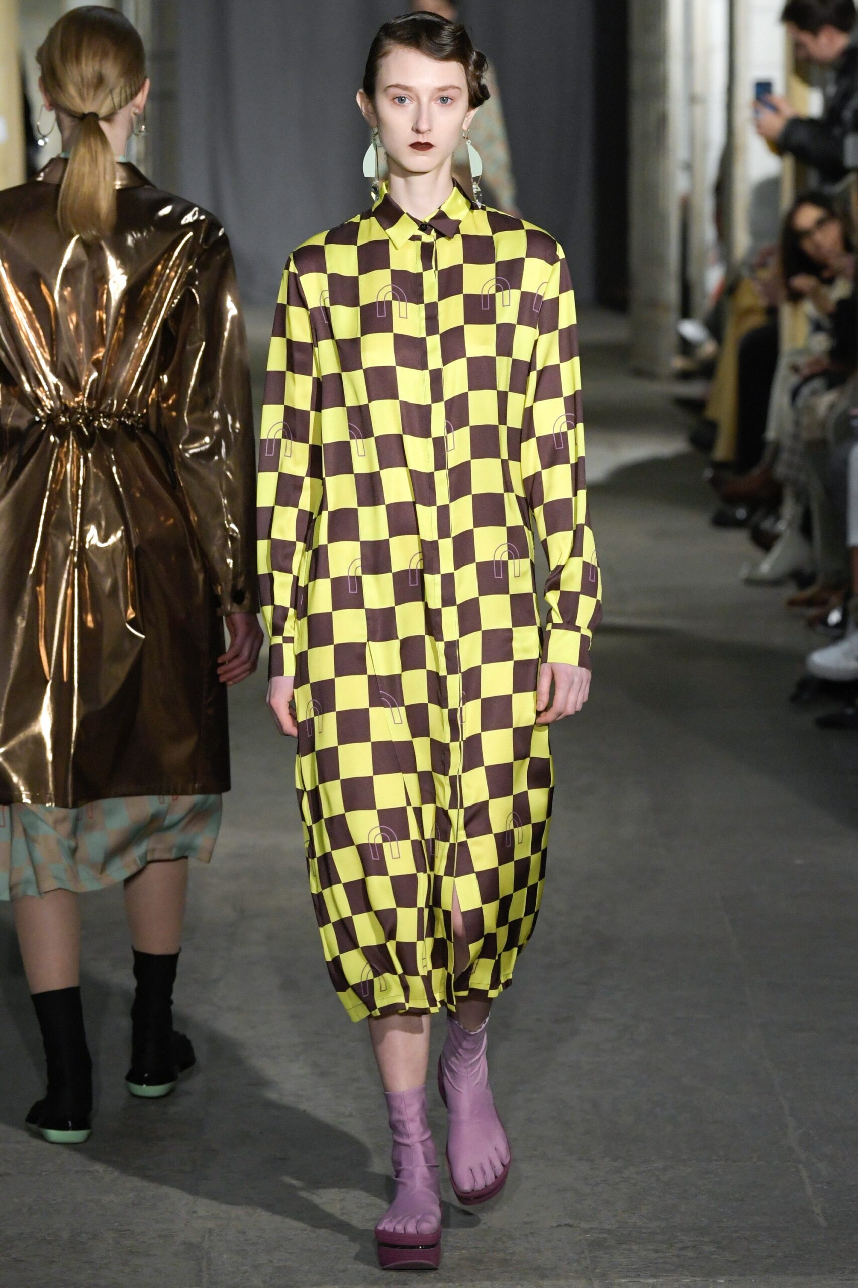 yellow cotton long-sleeve collared relaxed checked midi shirt-dress