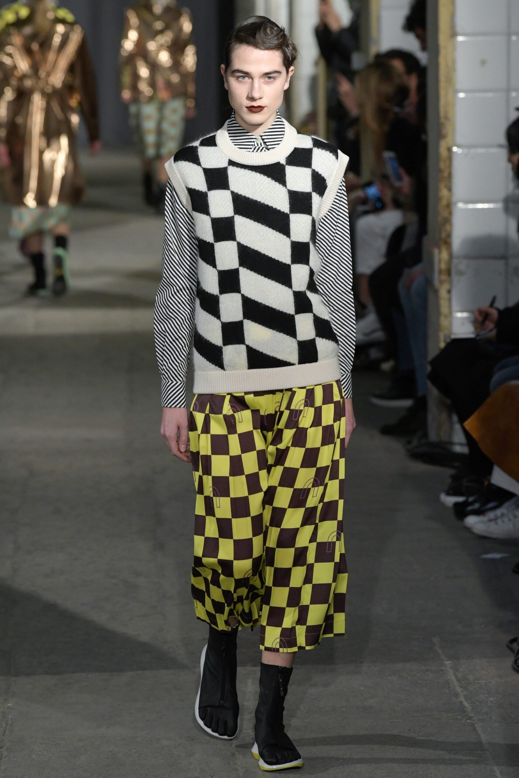 black cotton sleeveless high-neck fitted checked sweater