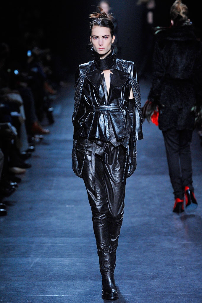 black leather long-sleeve v-neck fitted structured zippered jacket