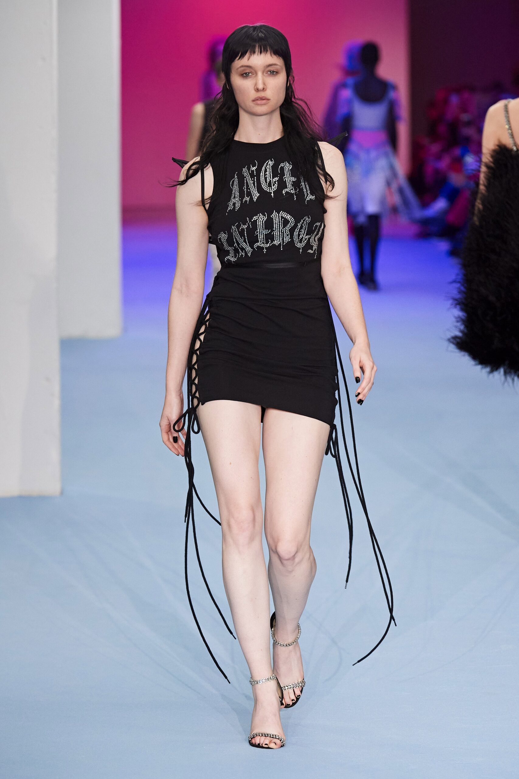 black fitted sleeveless mini dress