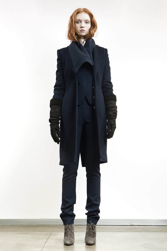black wool long-sleeve collared structured draped coat