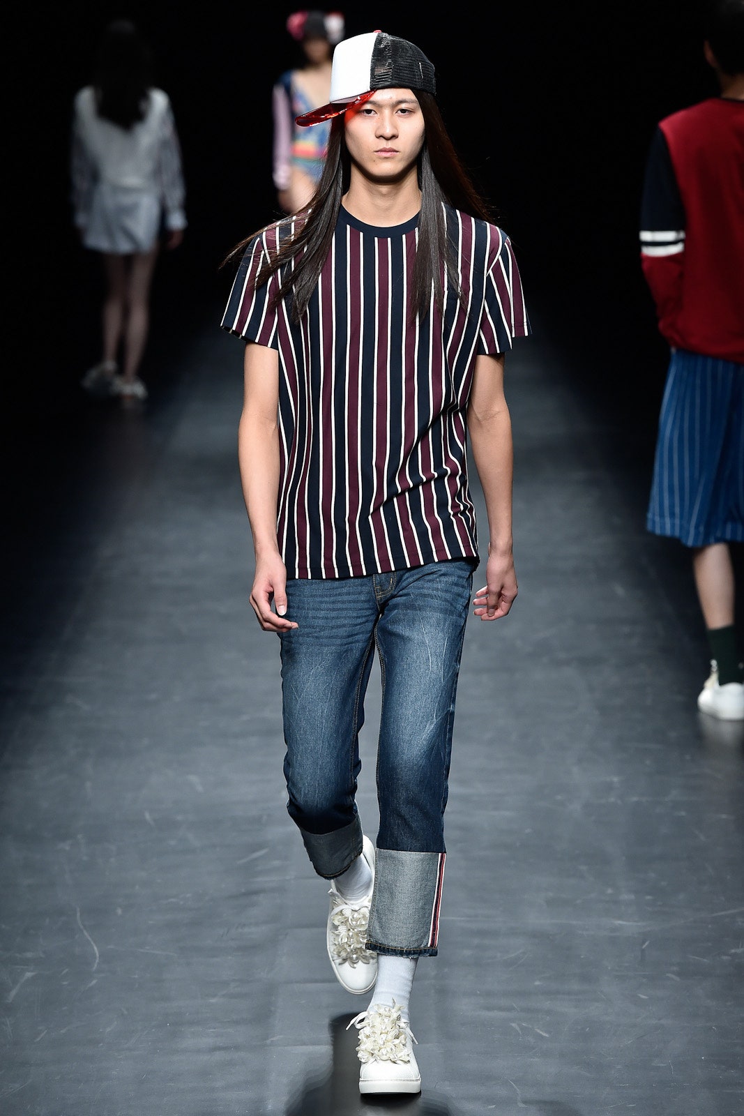 striped t-shirt with cropped jeans