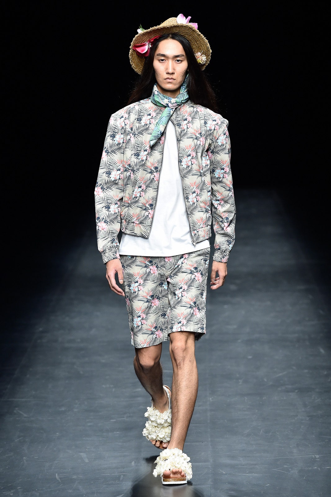 Asian Fashion Meets Tokyo Tokyo S/S 17 Look 292