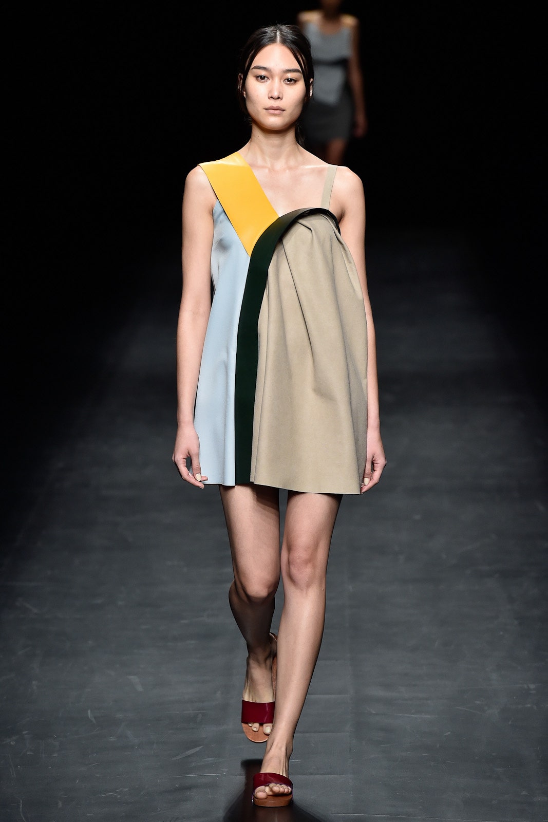 relaxed sleeveless draped dress