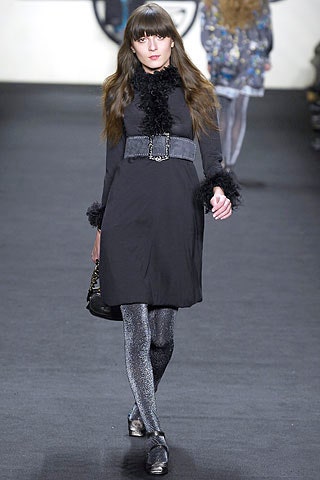 black fitted dress with leggings