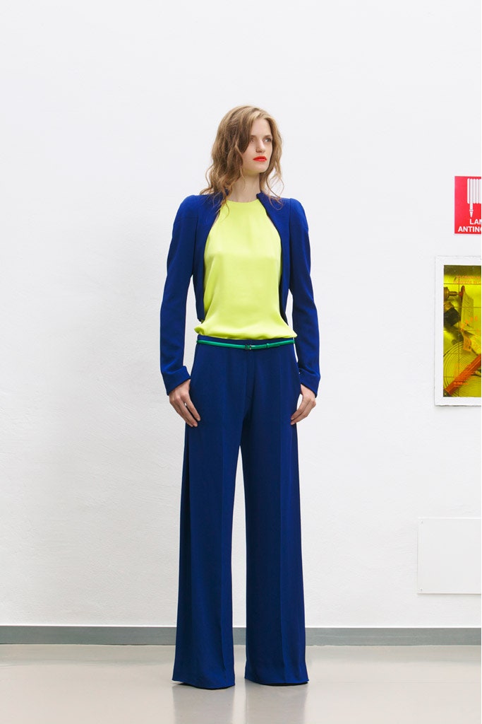 blue fitted blazer yellow top