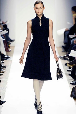 black fitted sleeveless dress