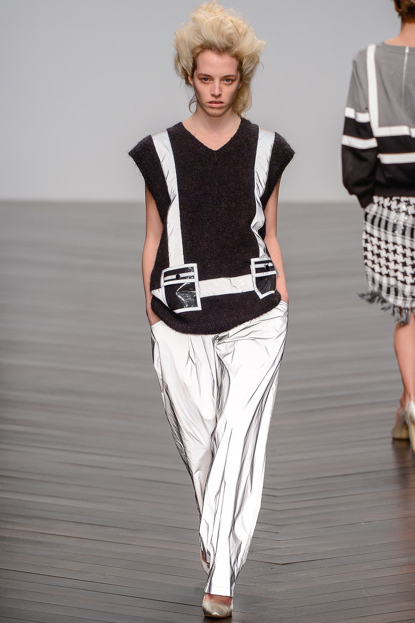 black and white relaxed top with pants