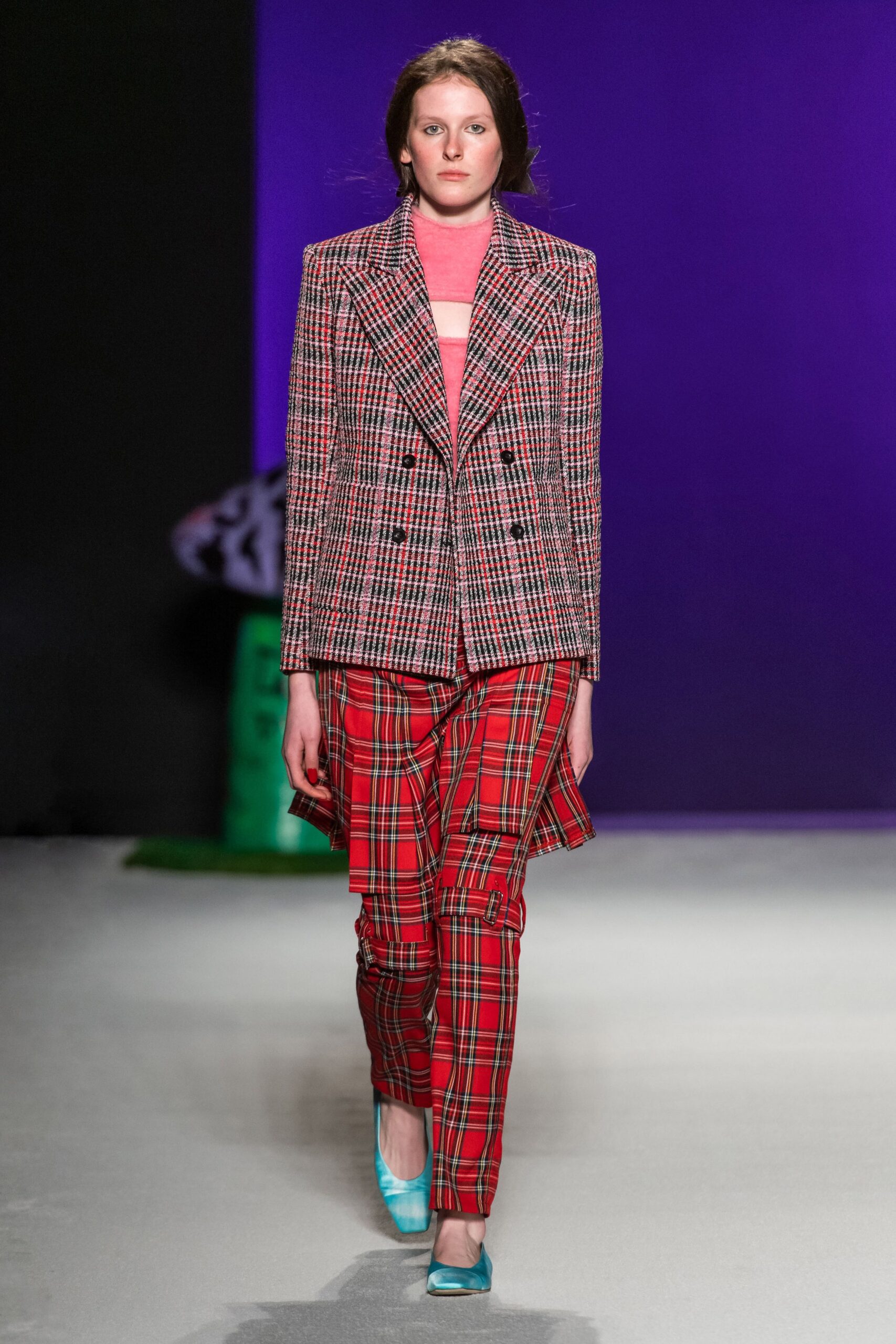 red long-sleeve collared tailored checked blazer