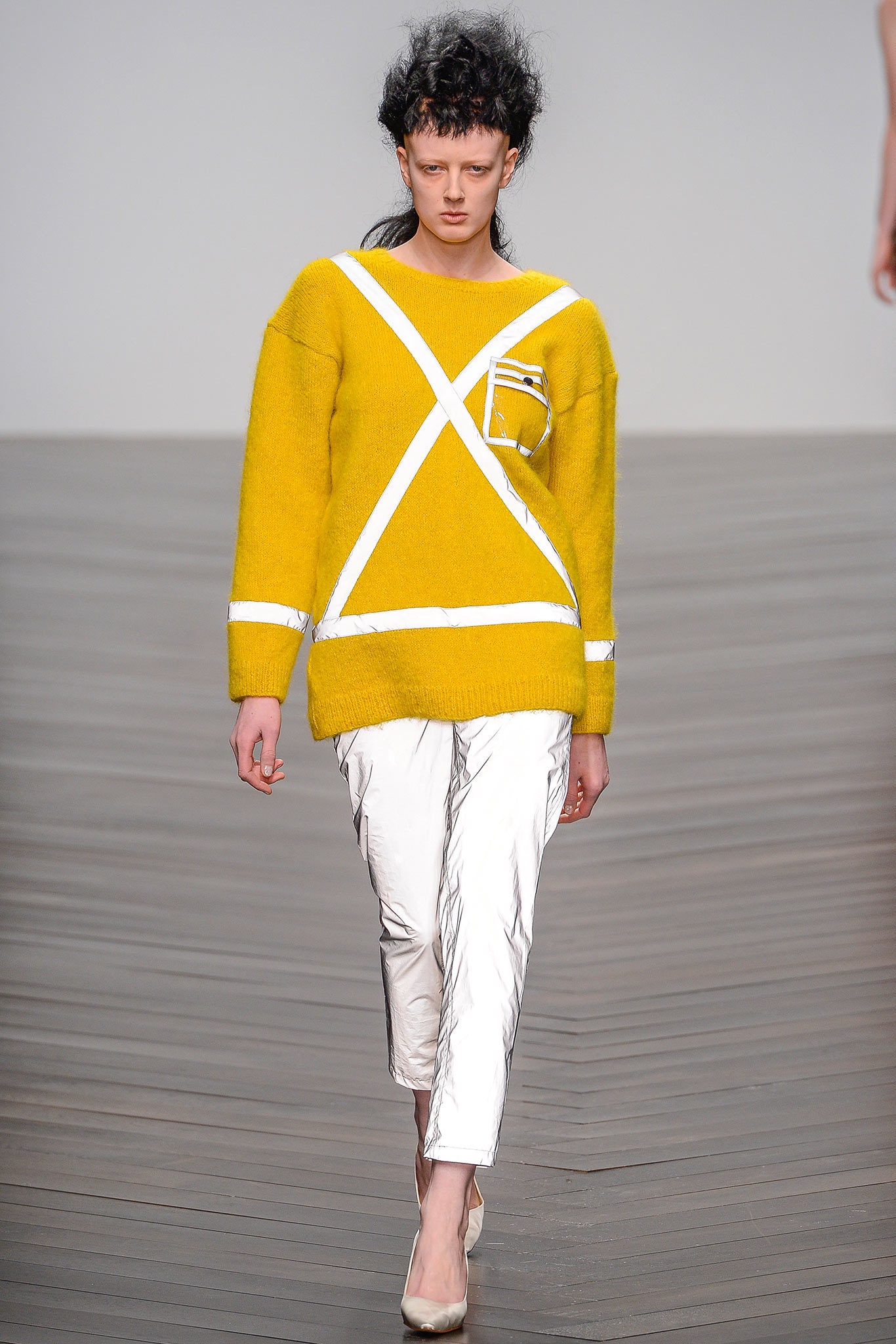 white cotton slim zippered shiny pants