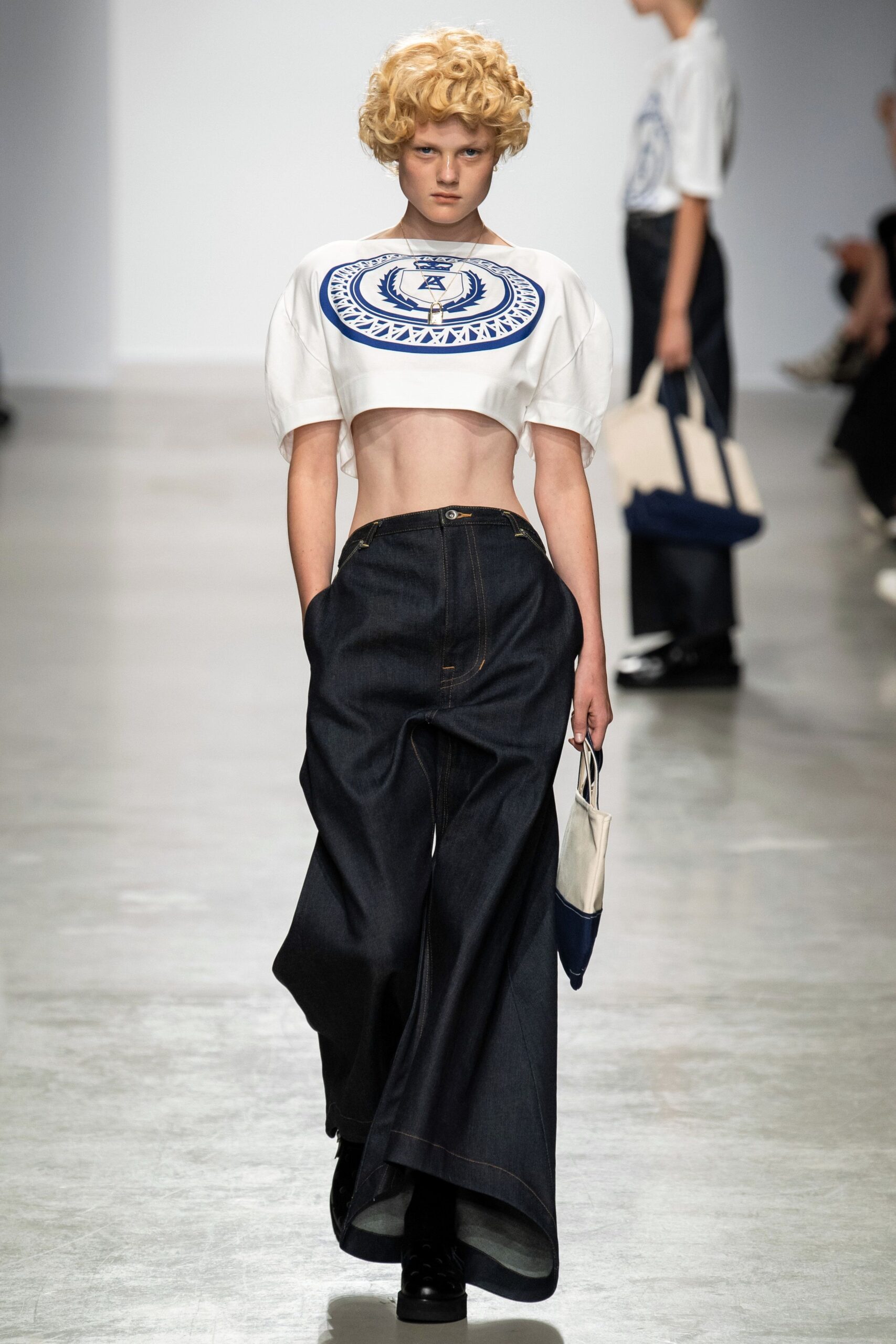 white cotton sleeveless fitted embroidered cropped top