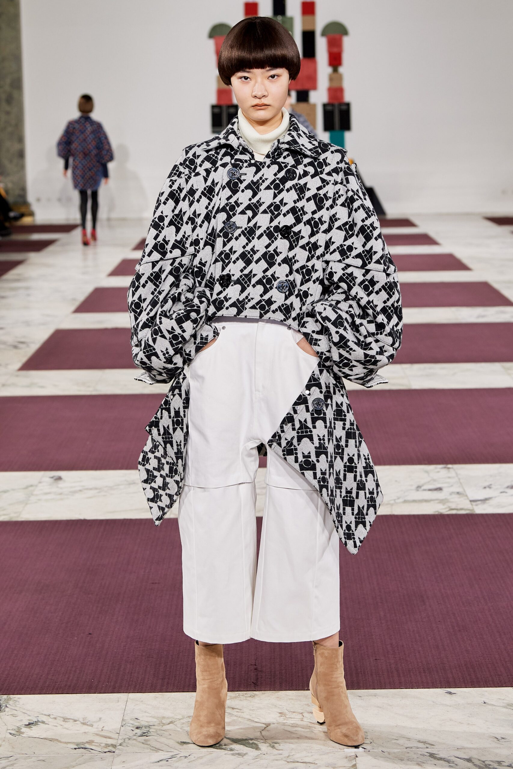 black cotton long-sleeve collared oversized checked coat