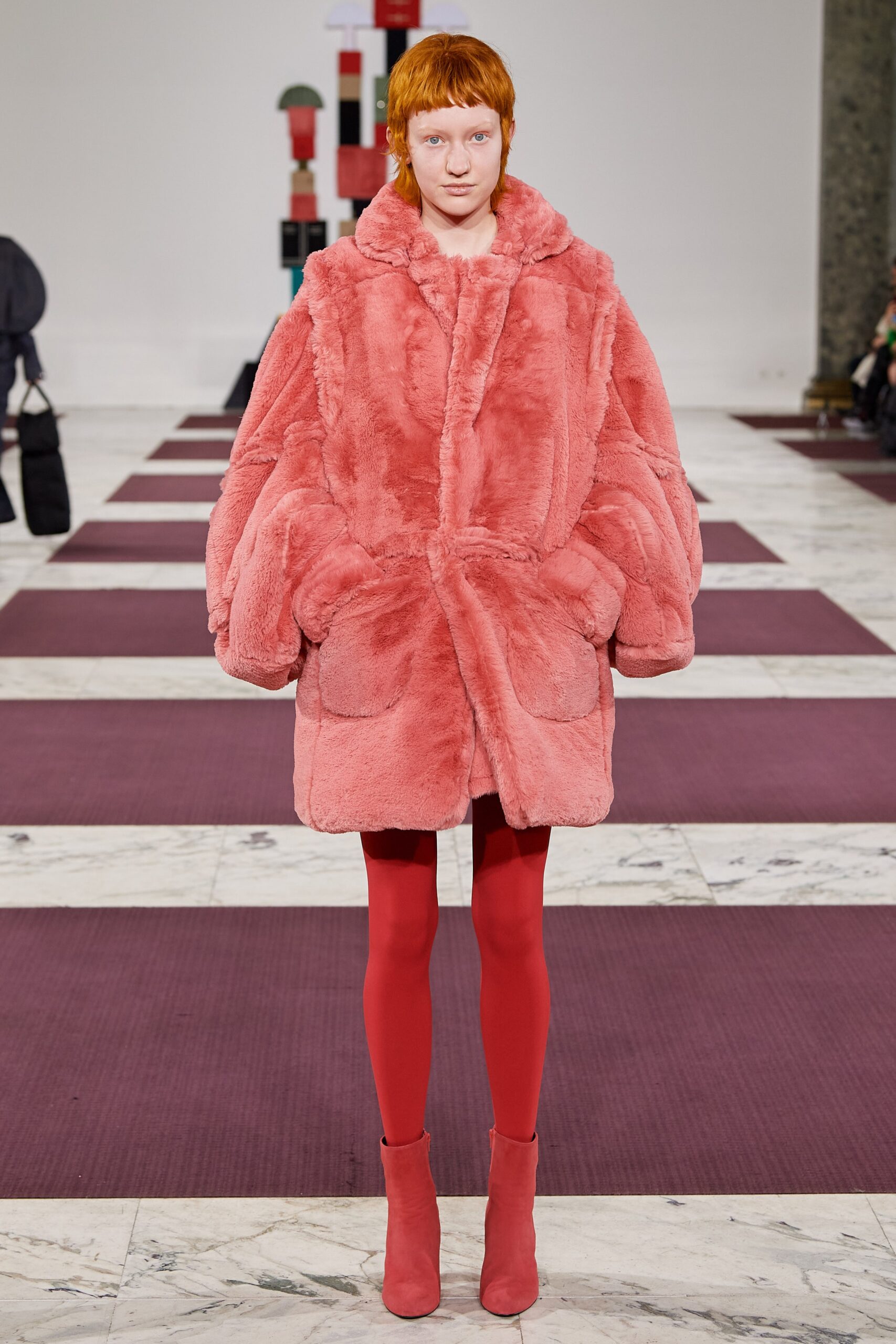 pink faux-fur long-sleeve collared oversized draped coat