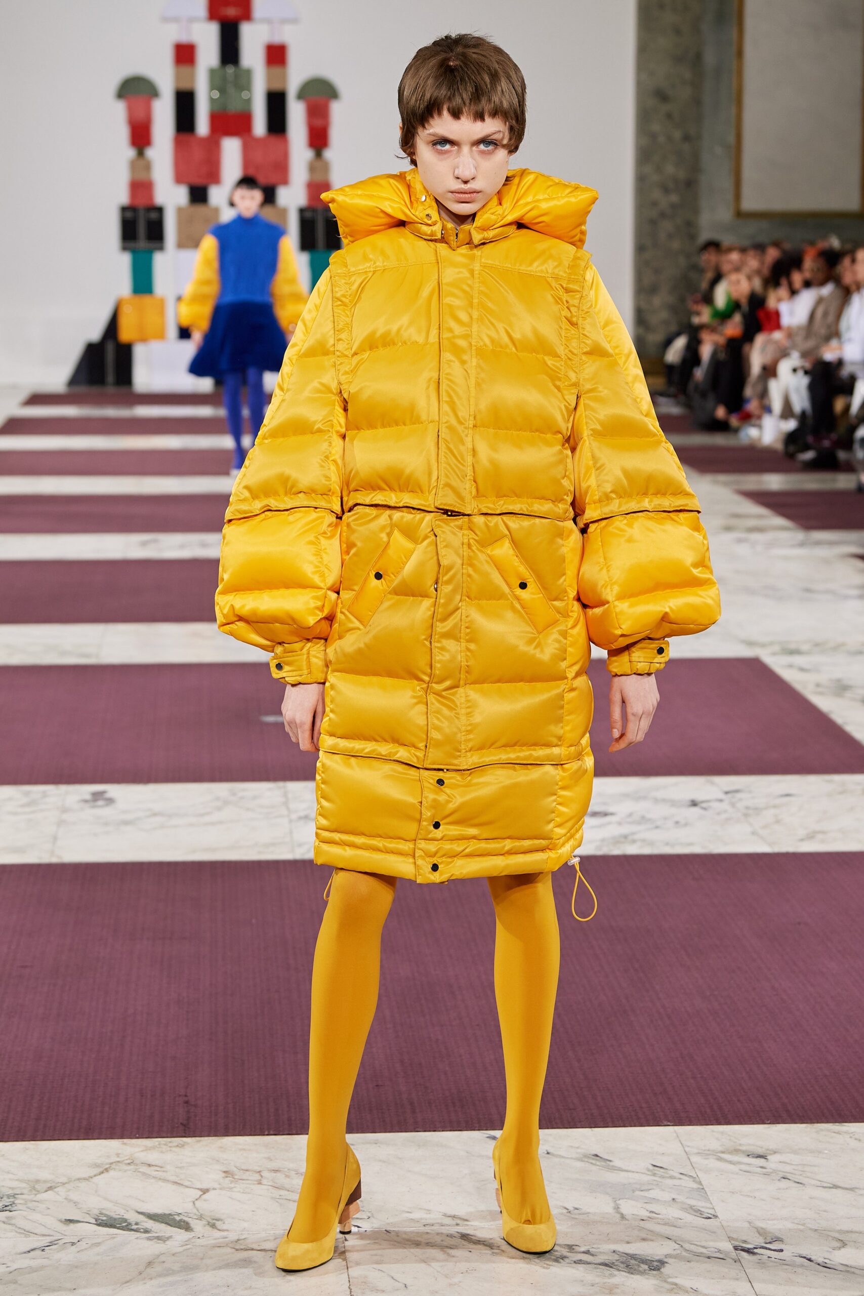 yellow jersey long-sleeve collared relaxed zippered padded coat