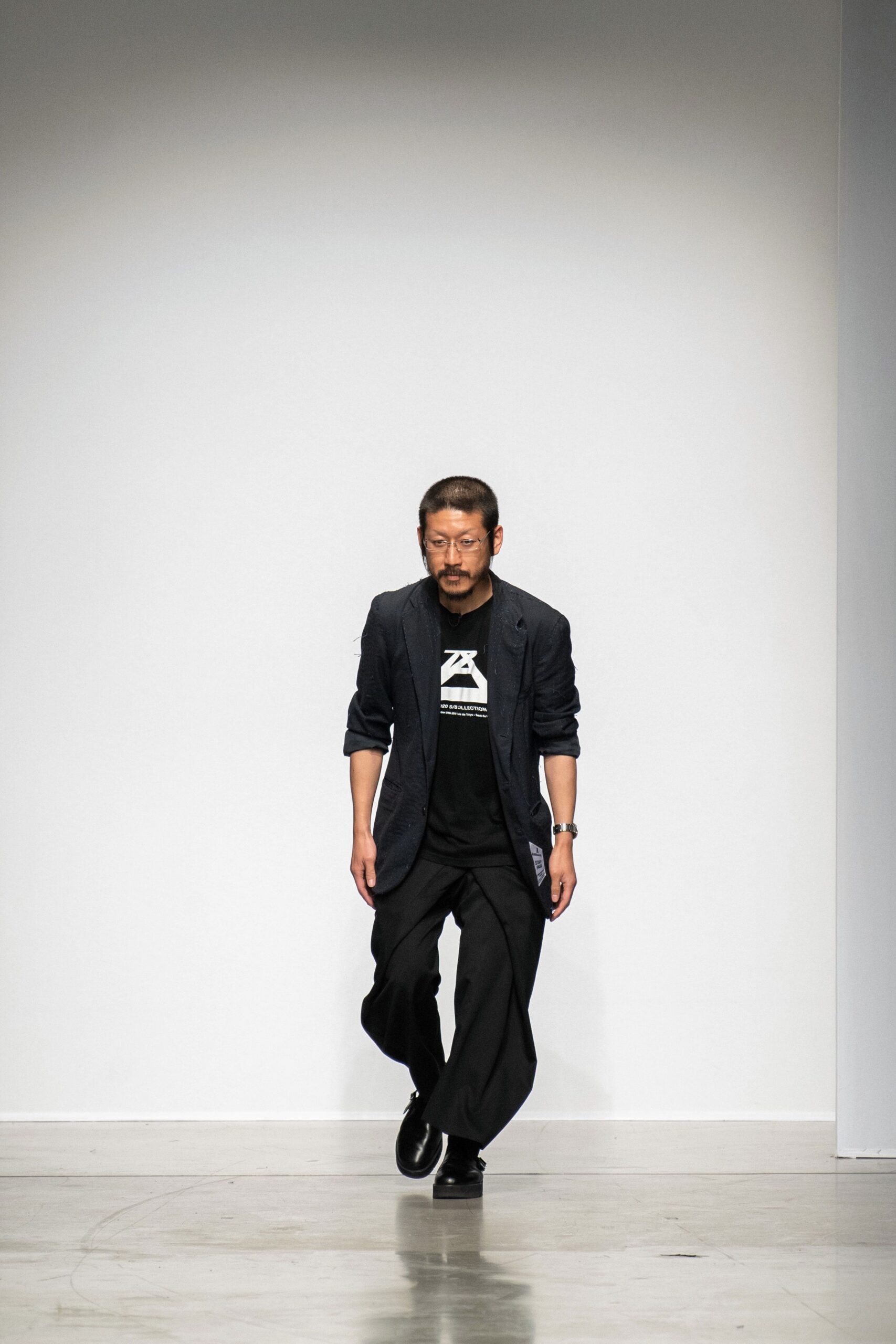 black tailored blazer and t-shirt