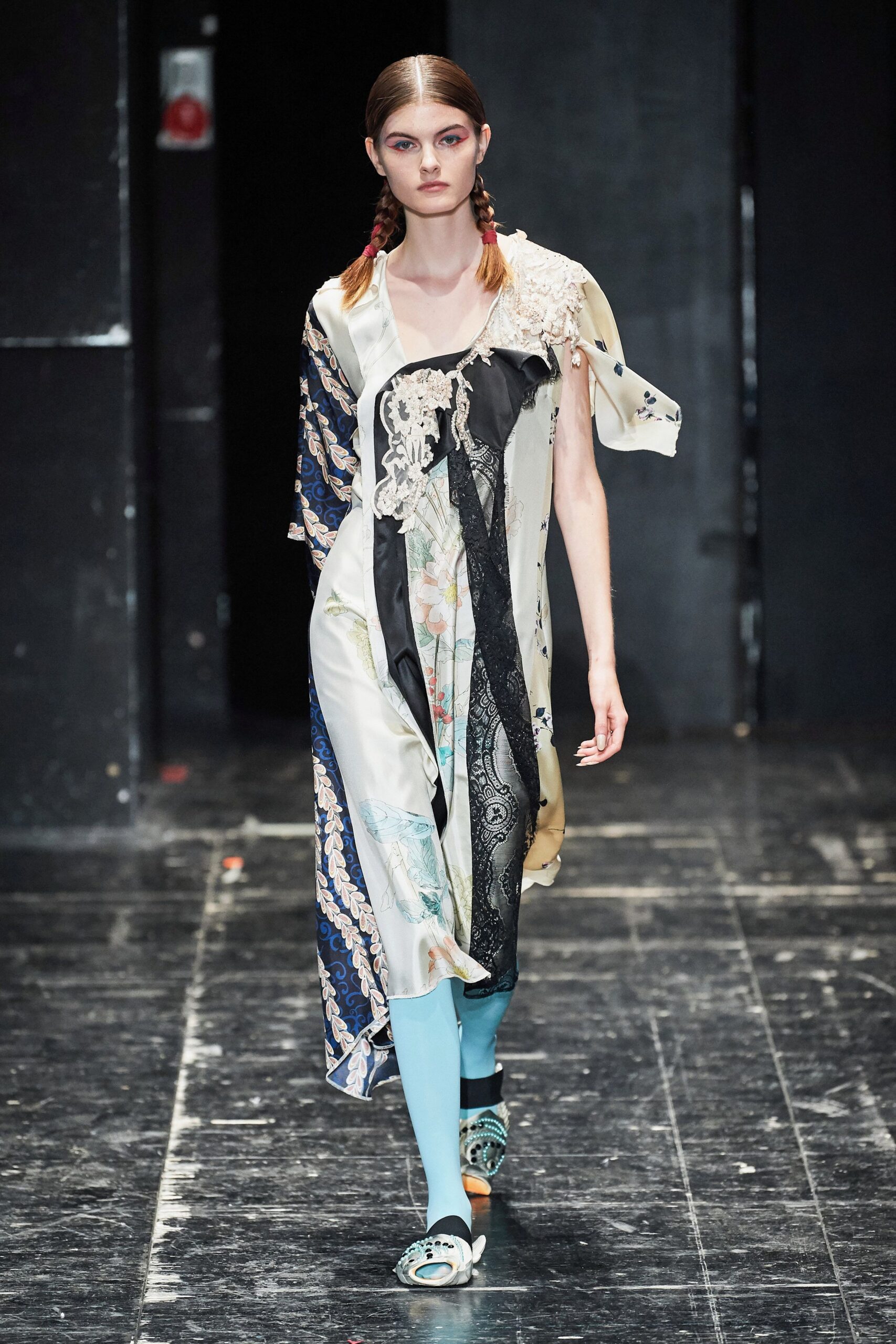 relaxed midi dress with embroidery