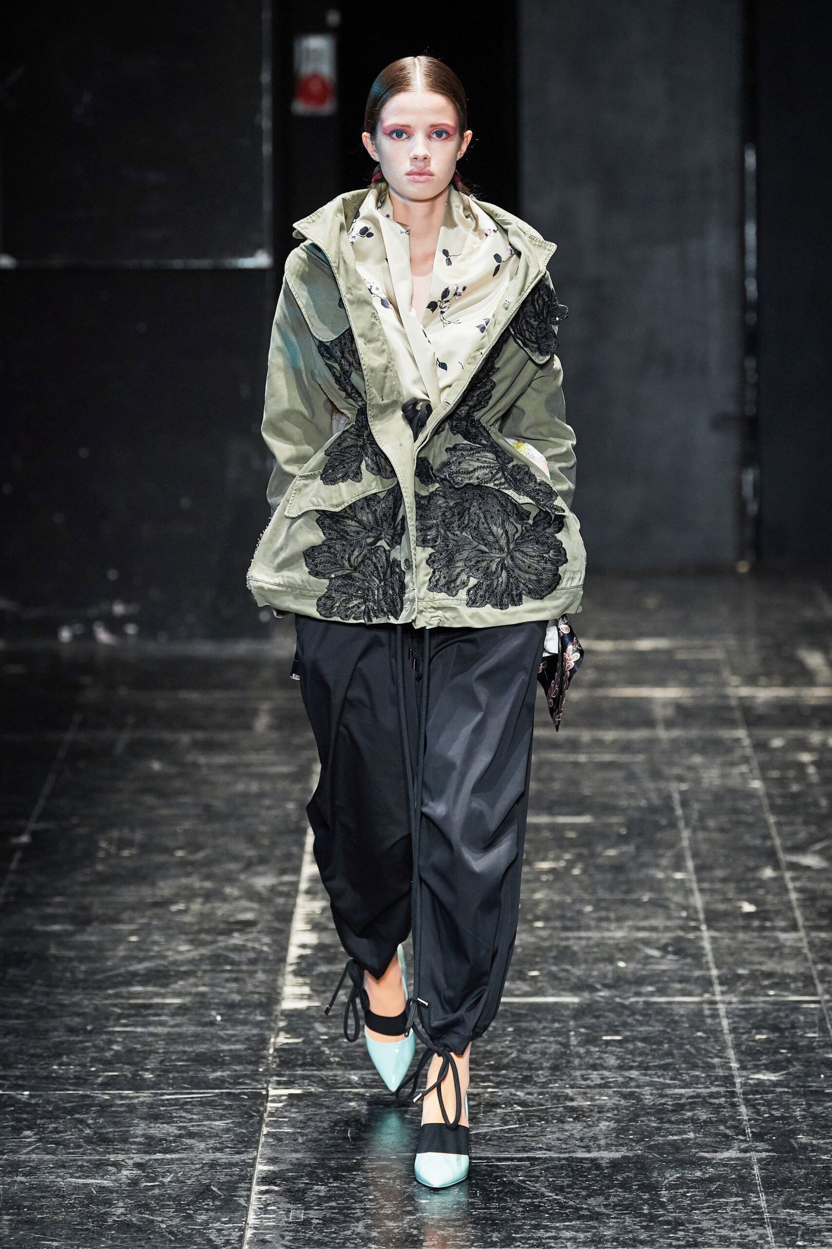 green cotton long-sleeve collared relaxed embroidered jacket