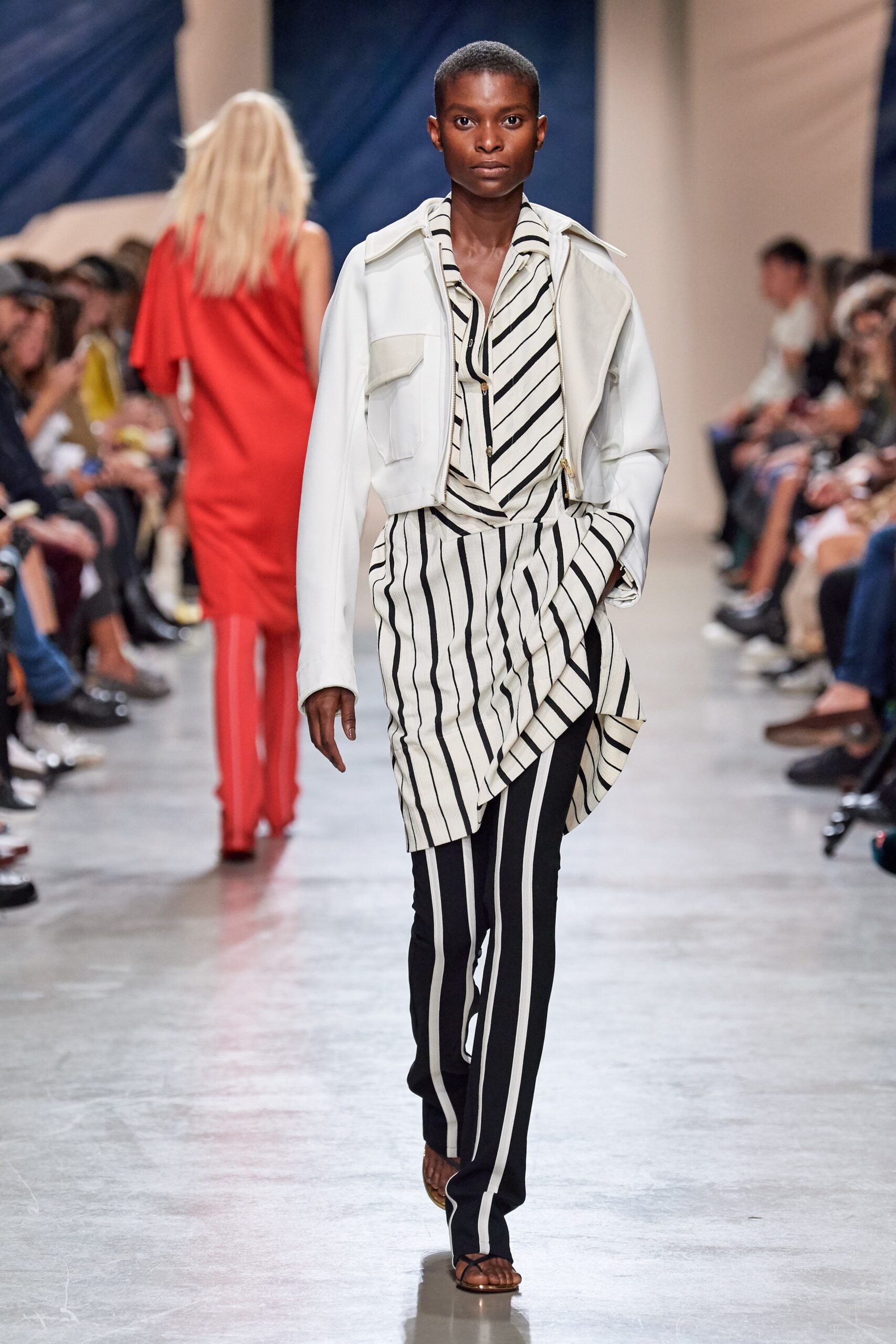 white cotton long-sleeve collared structured buttoned jacket