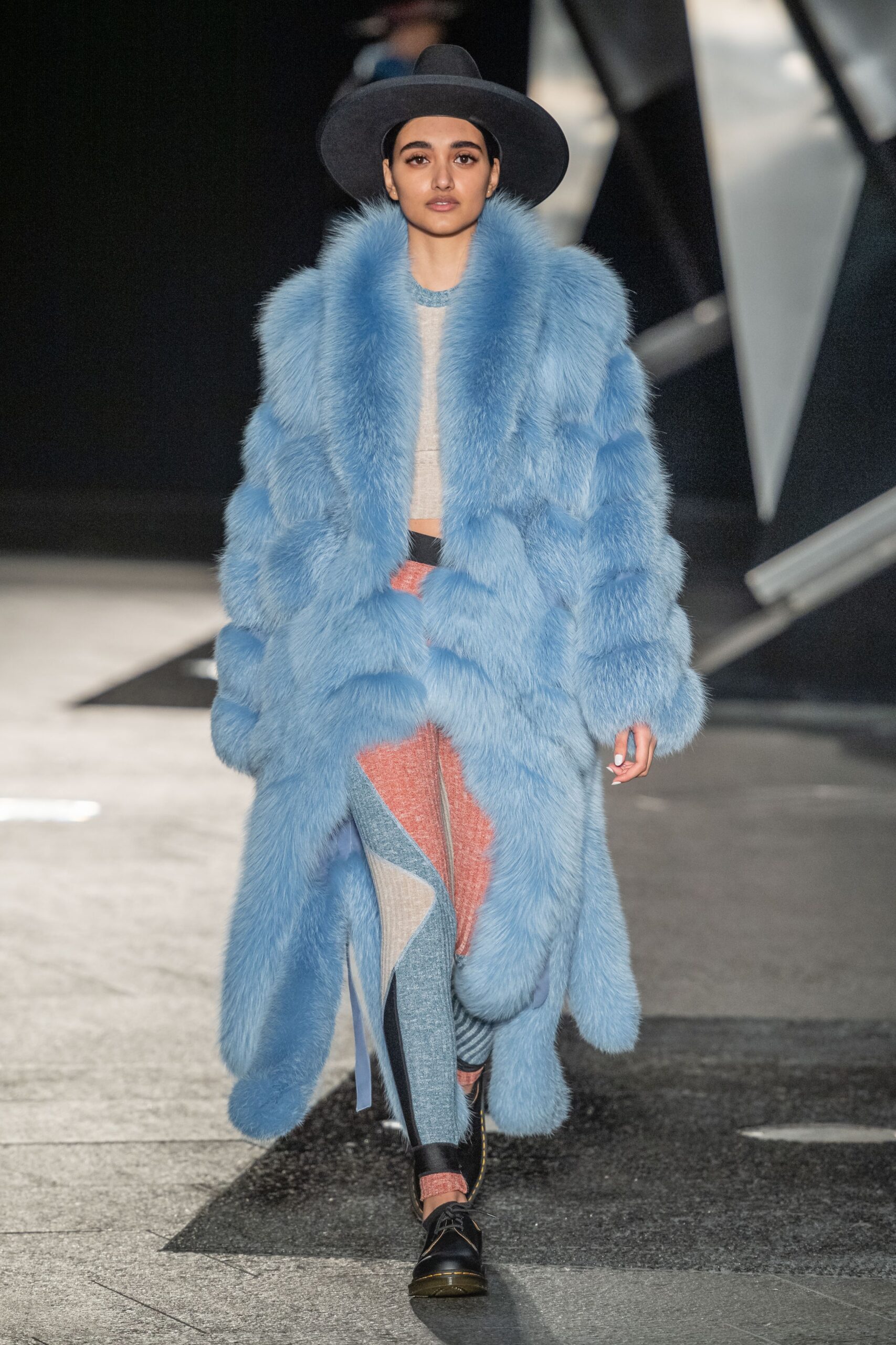 blue faux-fur long-sleeve relaxed draped coat