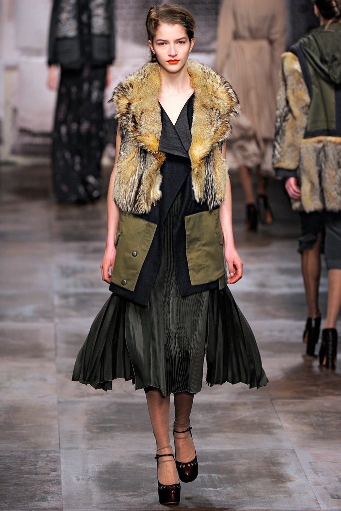 black green pleated midi dress with fur coat